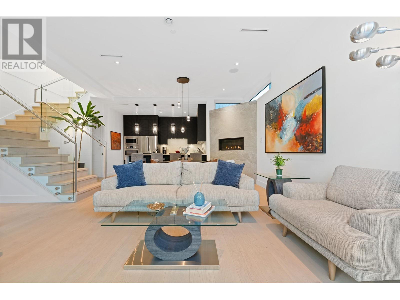 Listing Picture 19 of 40 : 2028 E 4TH AVENUE, Vancouver / 溫哥華 - 魯藝地產 Yvonne Lu Group - MLS Medallion Club Member