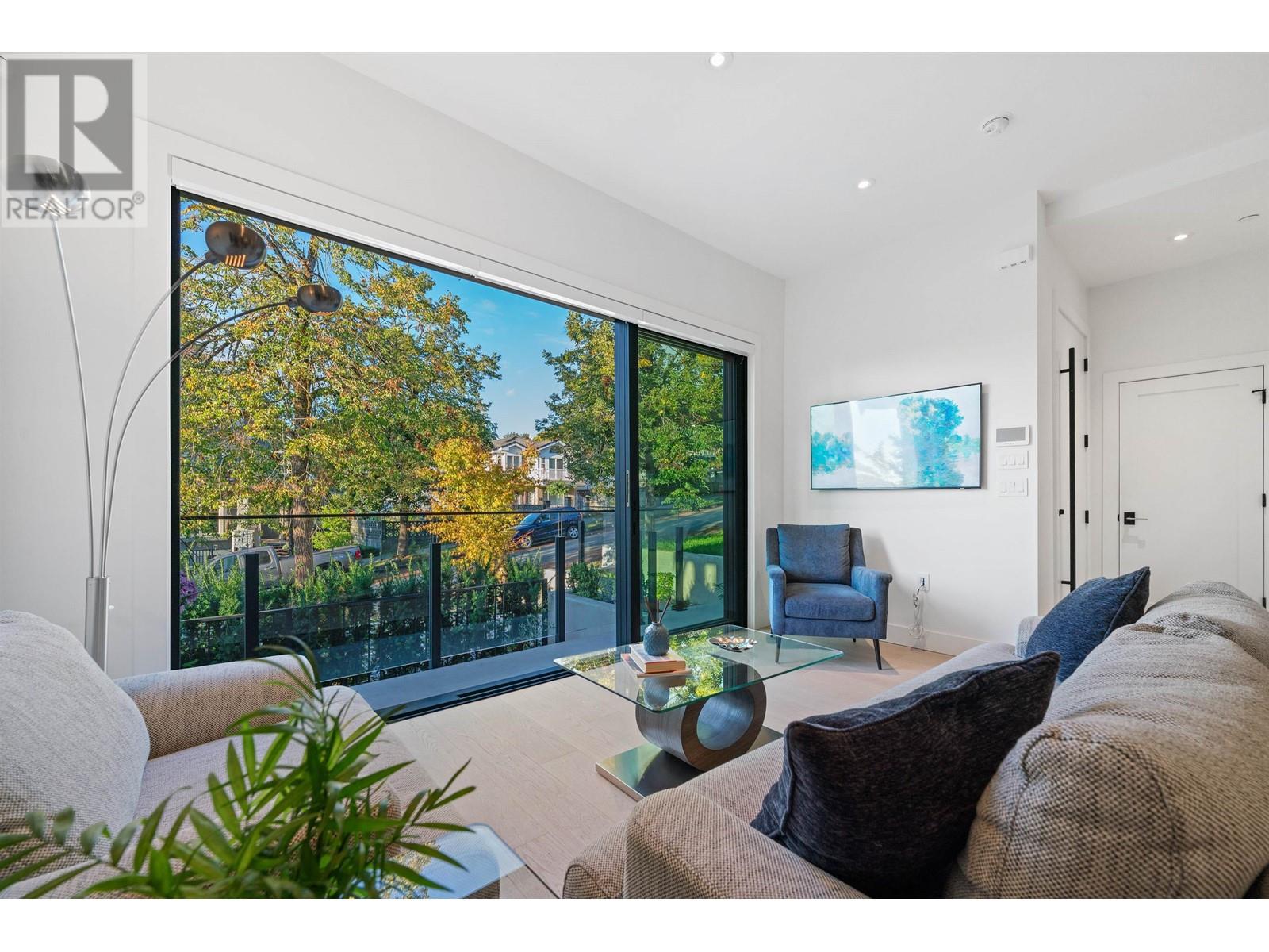 Listing Picture 20 of 40 : 2028 E 4TH AVENUE, Vancouver / 溫哥華 - 魯藝地產 Yvonne Lu Group - MLS Medallion Club Member