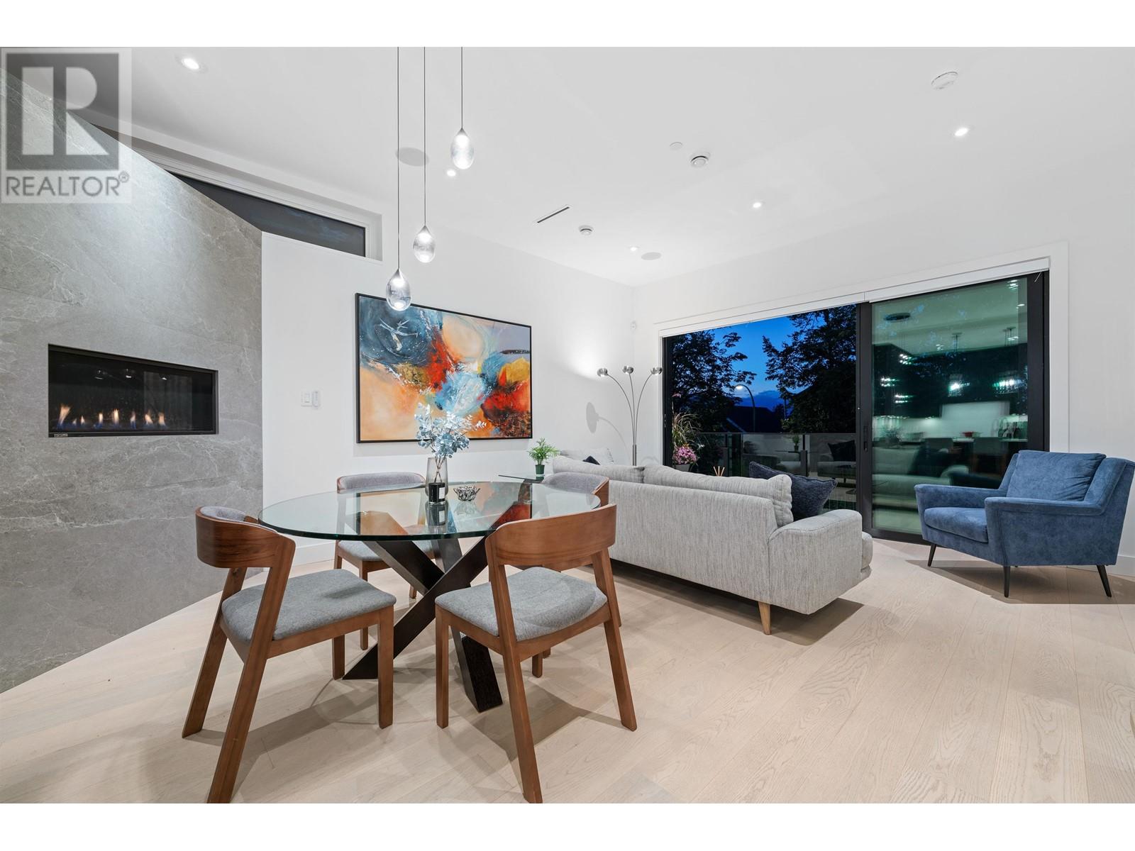 Listing Picture 23 of 40 : 2028 E 4TH AVENUE, Vancouver / 溫哥華 - 魯藝地產 Yvonne Lu Group - MLS Medallion Club Member