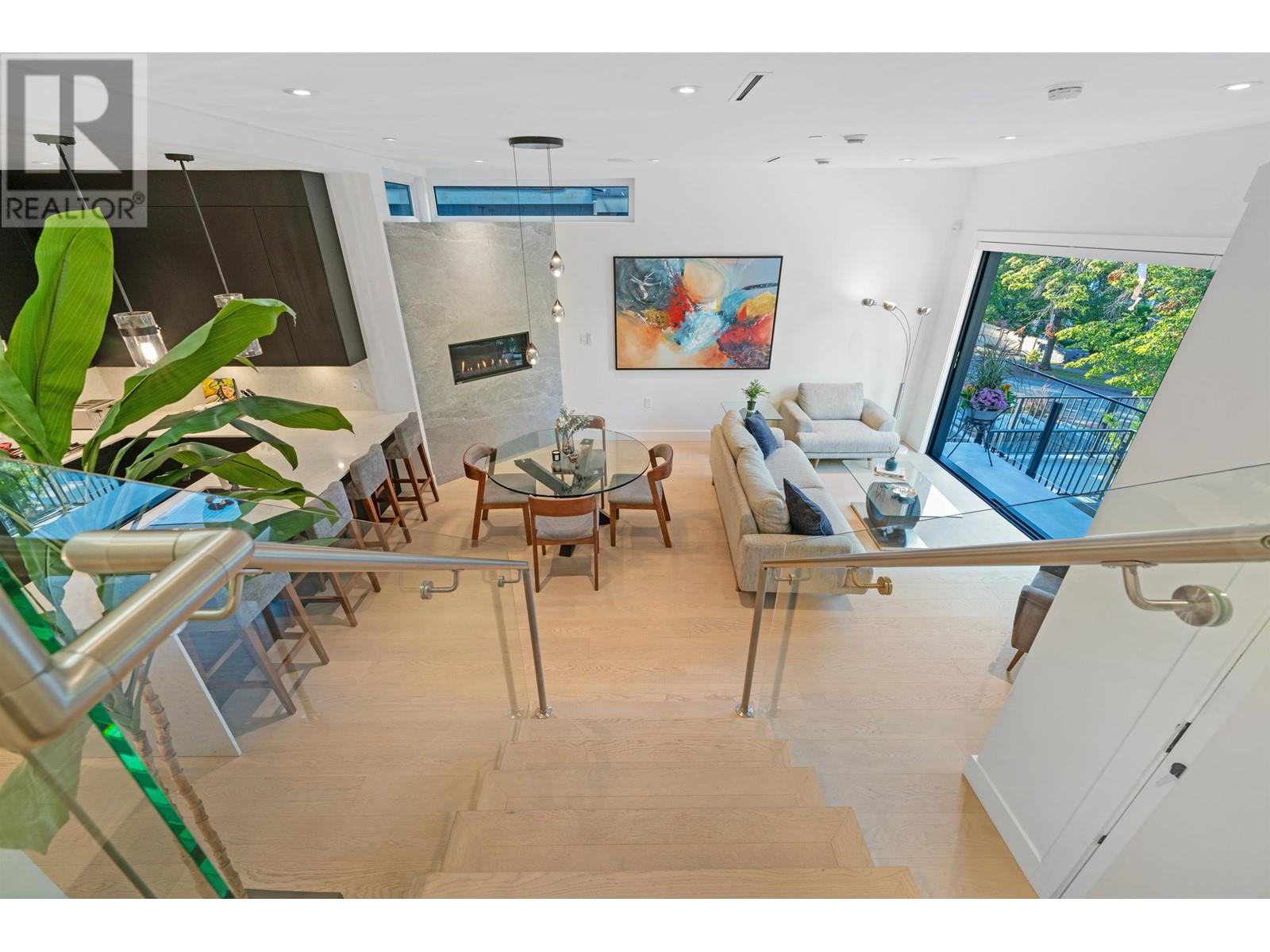 Listing Picture 26 of 40 : 2028 E 4TH AVENUE, Vancouver / 溫哥華 - 魯藝地產 Yvonne Lu Group - MLS Medallion Club Member