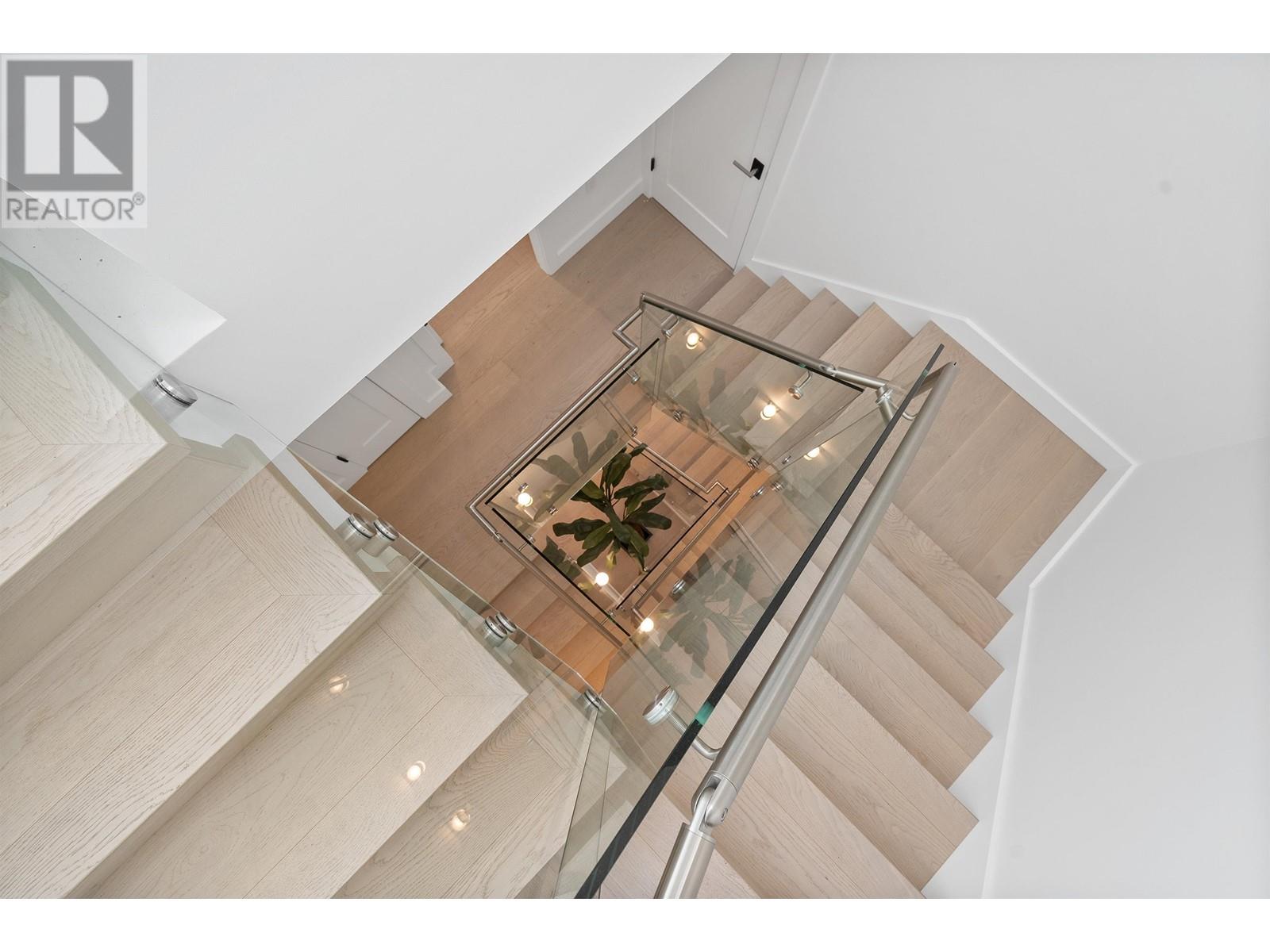 Listing Picture 29 of 40 : 2028 E 4TH AVENUE, Vancouver / 溫哥華 - 魯藝地產 Yvonne Lu Group - MLS Medallion Club Member