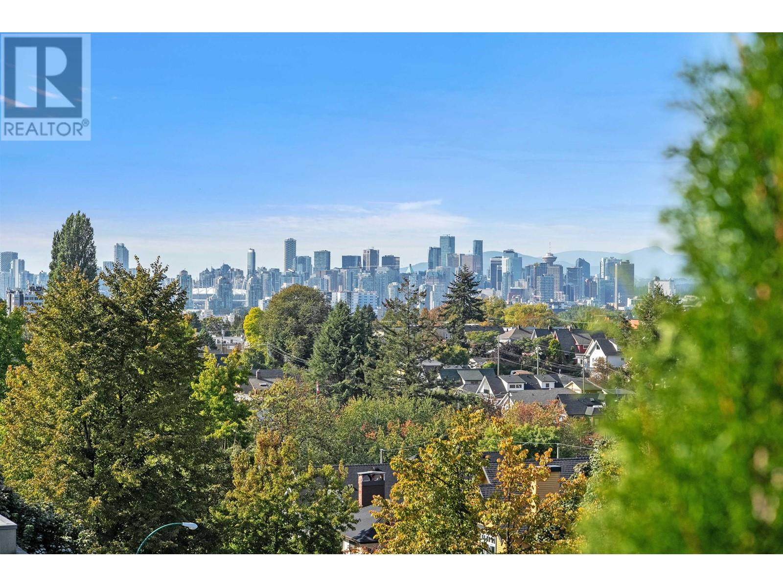 Listing Picture 31 of 40 : 2028 E 4TH AVENUE, Vancouver / 溫哥華 - 魯藝地產 Yvonne Lu Group - MLS Medallion Club Member
