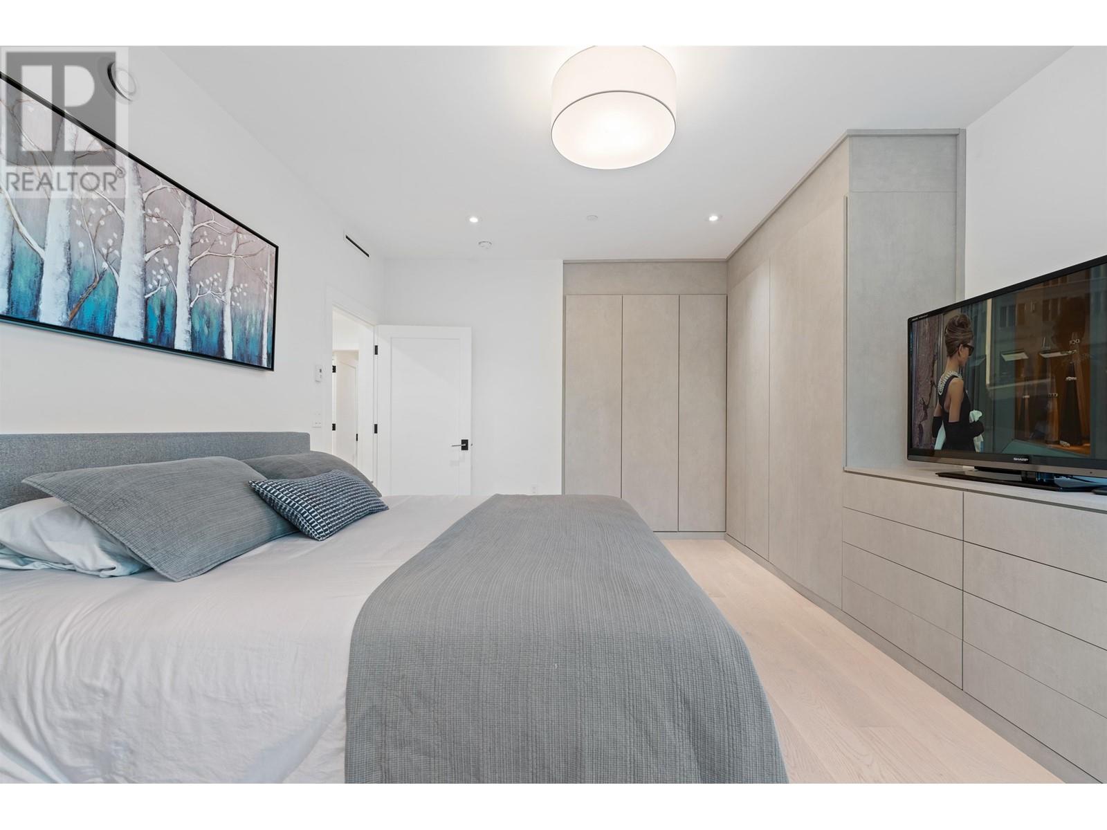 Listing Picture 35 of 40 : 2028 E 4TH AVENUE, Vancouver / 溫哥華 - 魯藝地產 Yvonne Lu Group - MLS Medallion Club Member