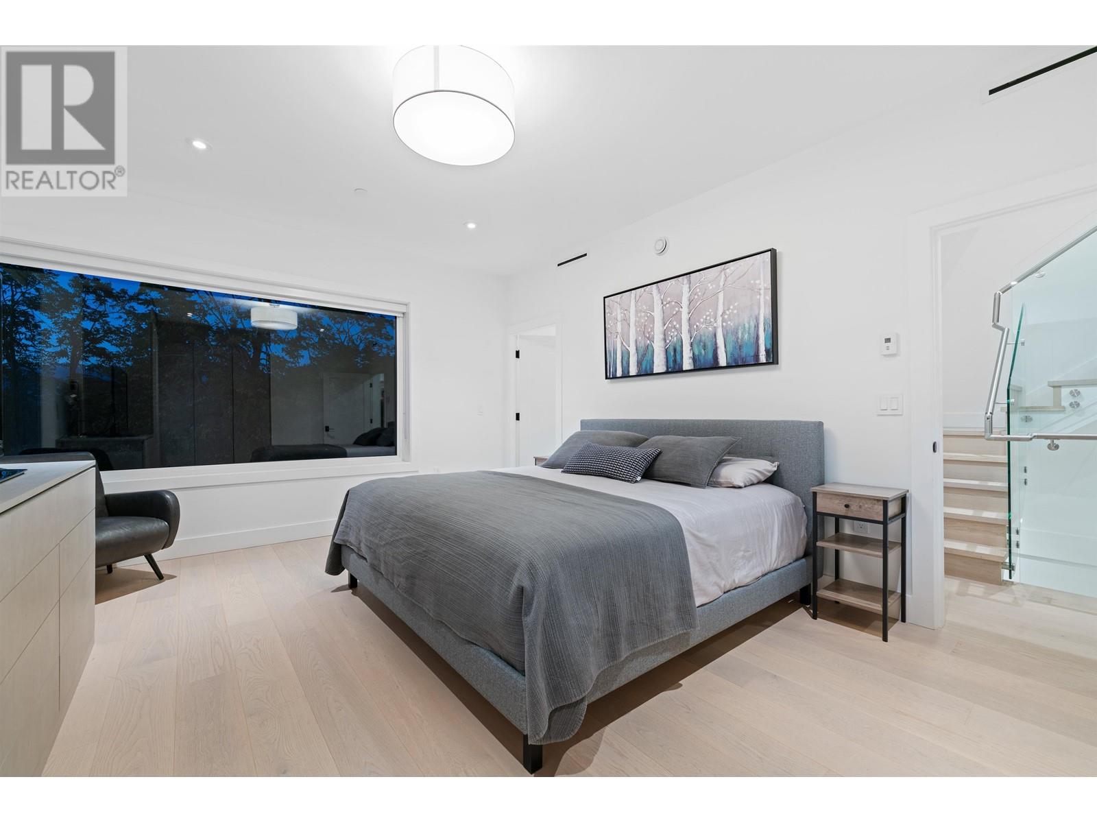 Listing Picture 37 of 40 : 2028 E 4TH AVENUE, Vancouver / 溫哥華 - 魯藝地產 Yvonne Lu Group - MLS Medallion Club Member