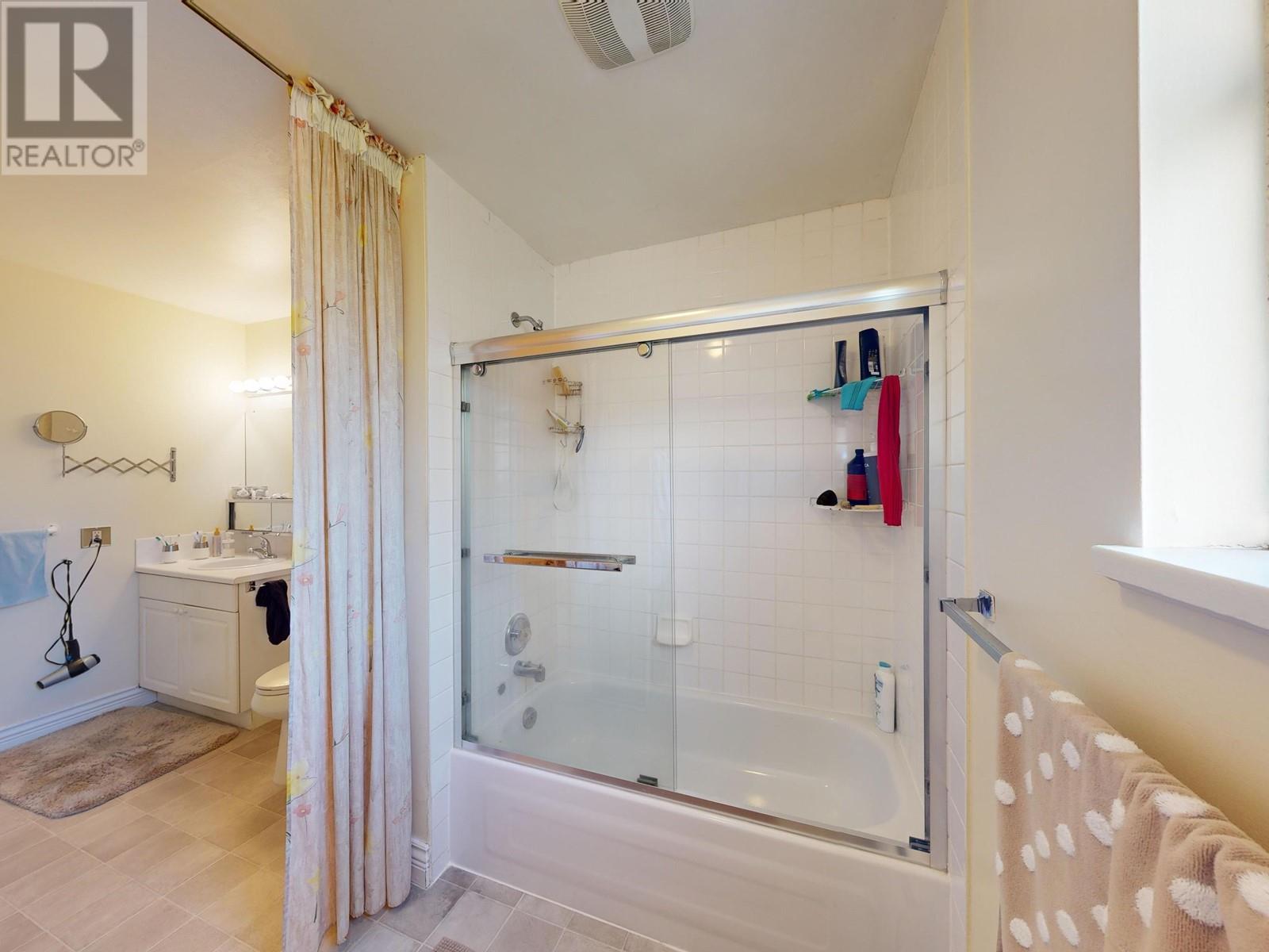 246 W 4th Street, North Vancouver, British Columbia  V7M 1H7 - Photo 10 - C8066256