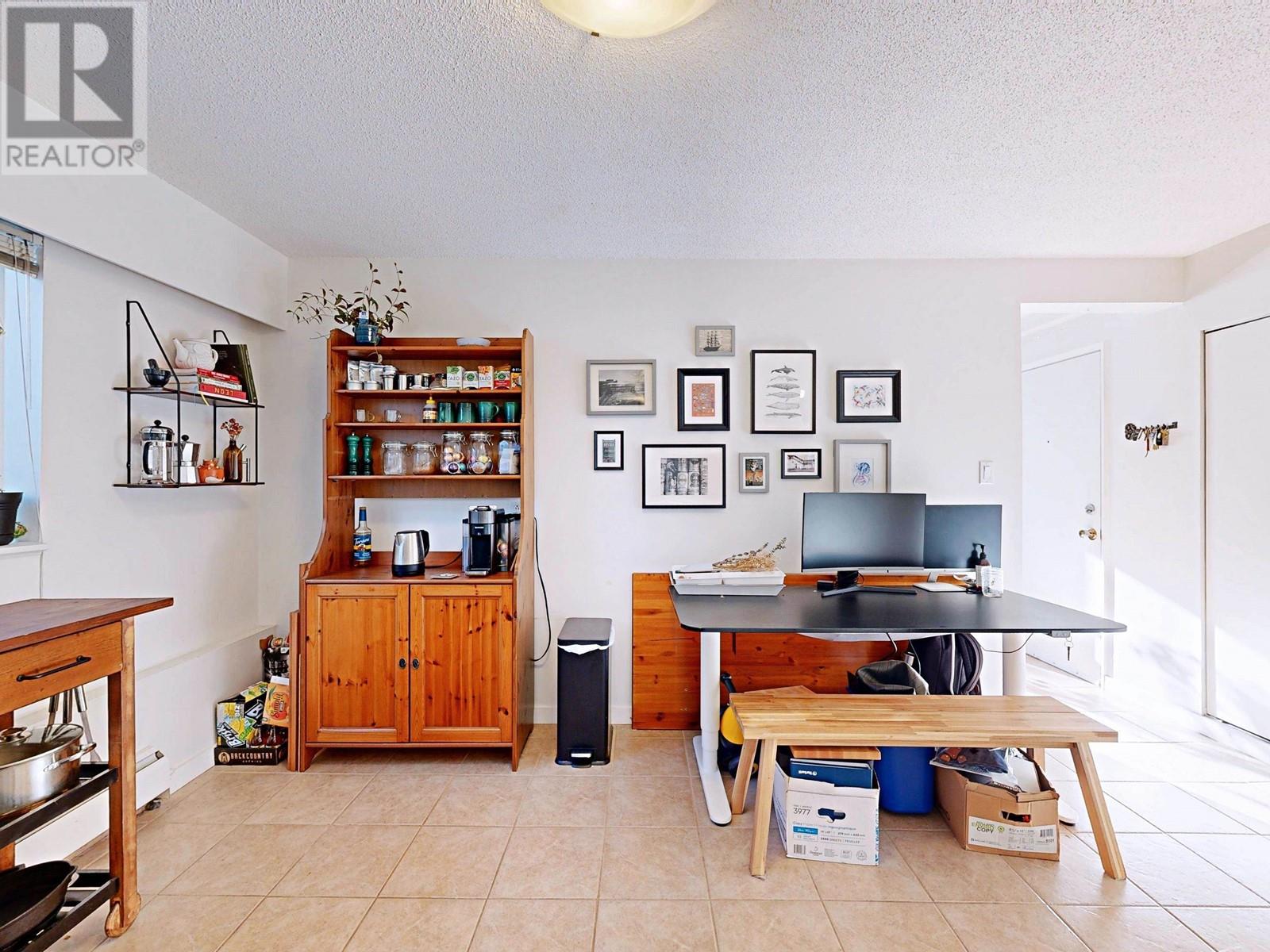 246 W 4th Street, North Vancouver, British Columbia  V7M 1H7 - Photo 31 - C8066256
