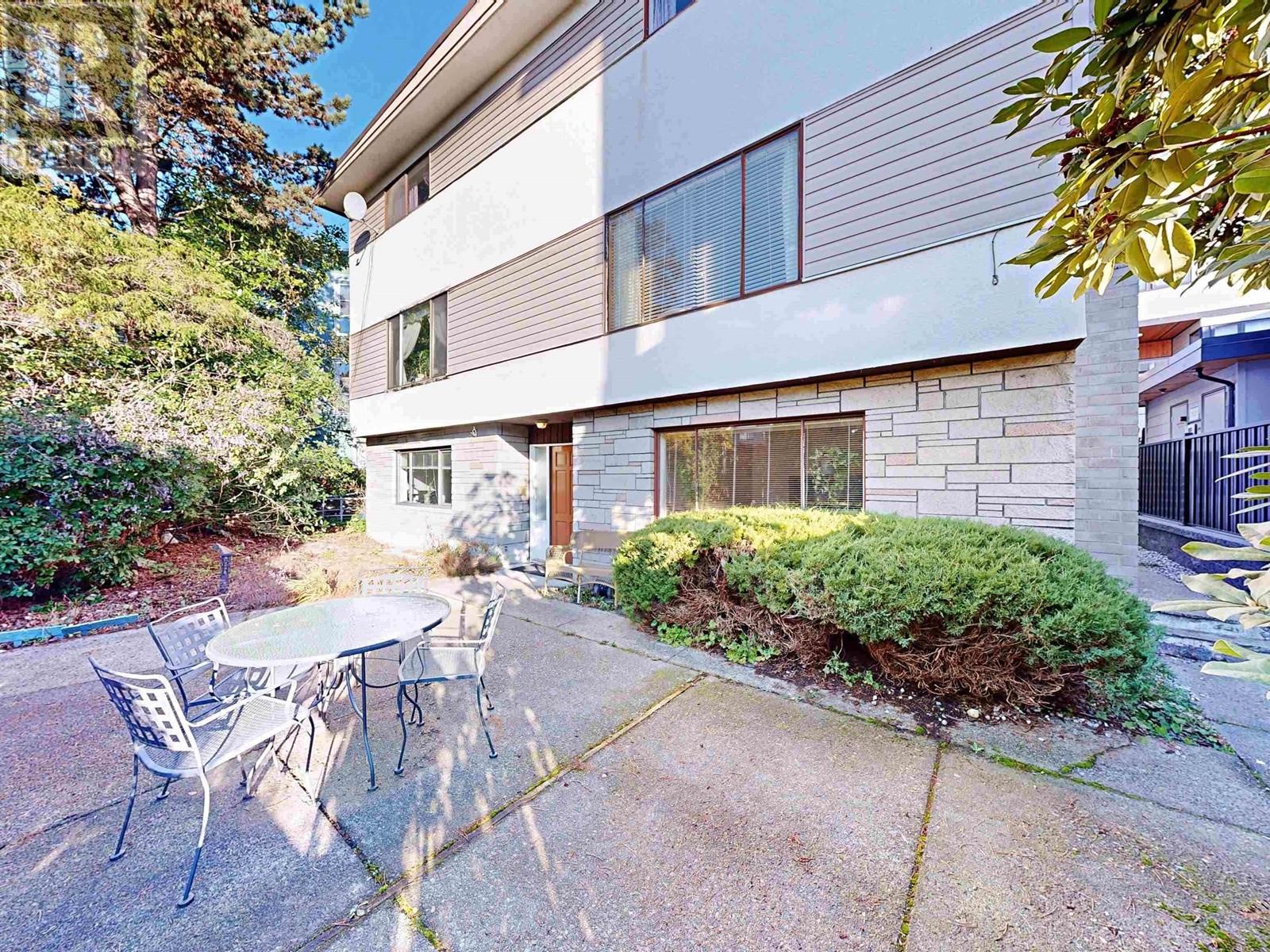 246 W 4th Street, North Vancouver, British Columbia  V7M 1H7 - Photo 6 - C8066256