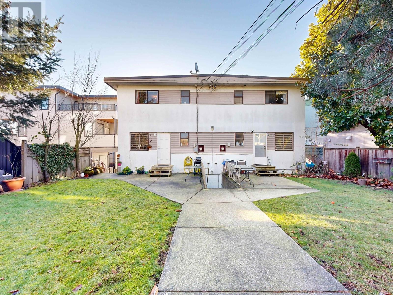 246 W 4th Street, North Vancouver, British Columbia  V7M 1H7 - Photo 9 - C8066256