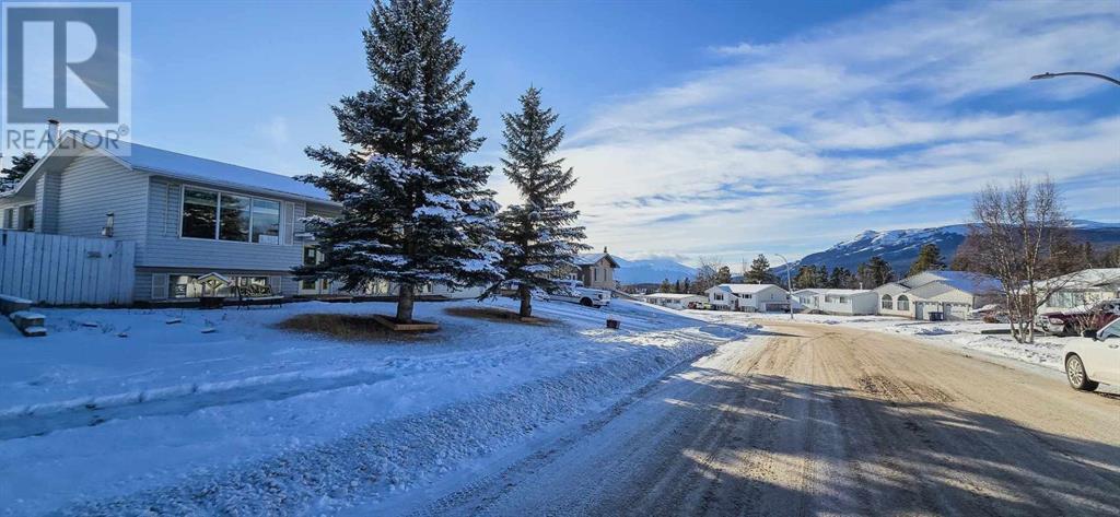 10613 105th Avenue, Grande Cache, Alberta  T0E 0Y0 - Photo 2 - A2185794