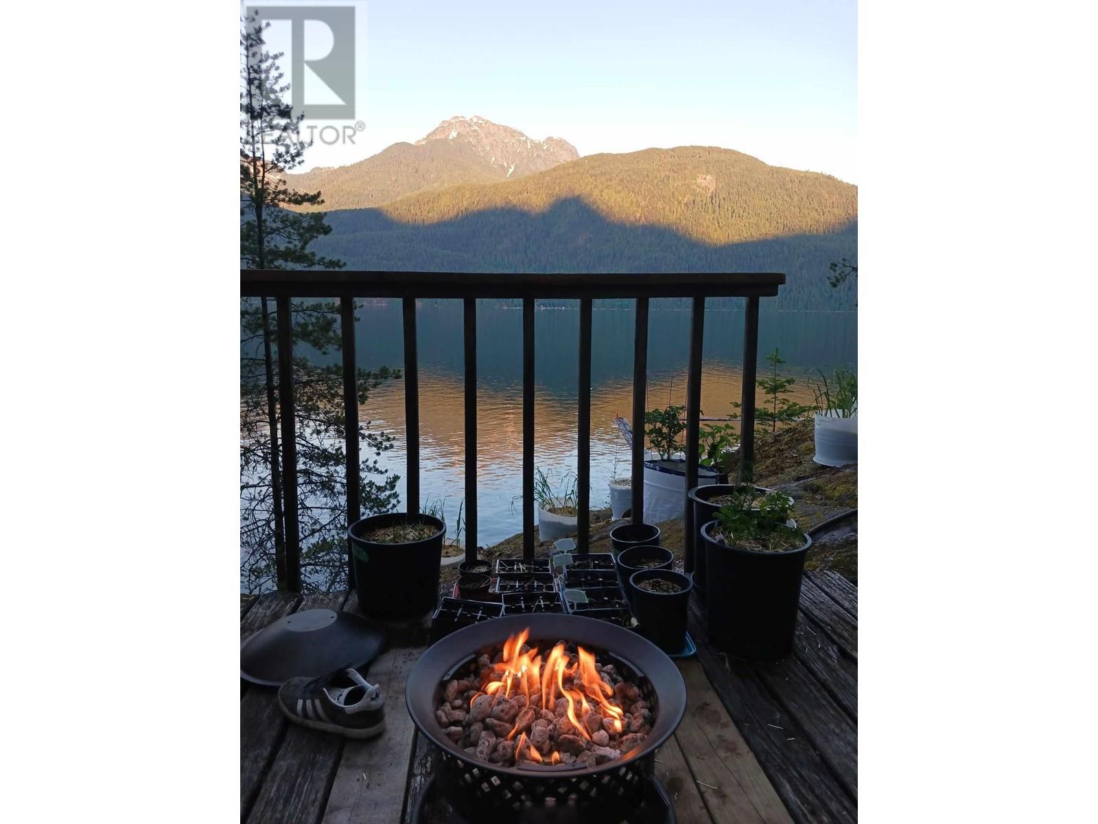 5 Hodgins Harbour, Pitt Meadows, British Columbia  V0V 0V0 - Photo 2 - R2941687