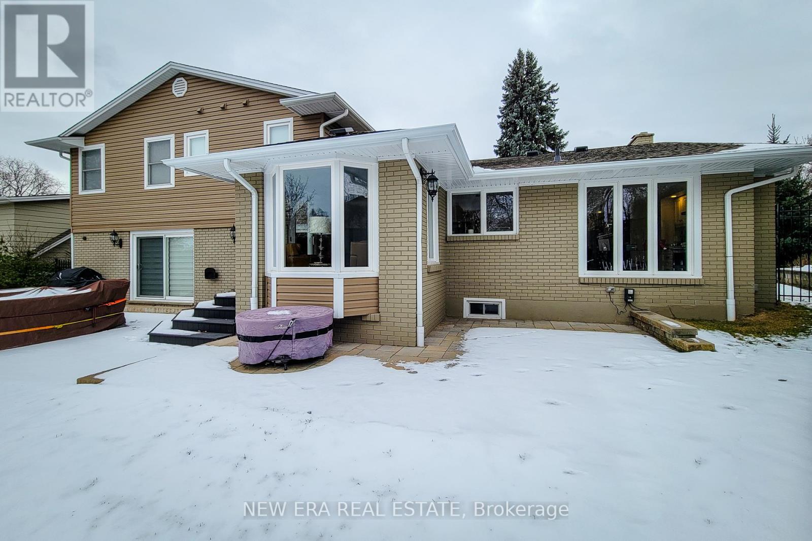 2119 Agincourt Crescent, Burlington, Ontario  L7P 1P3 - Photo 3 - W11950149