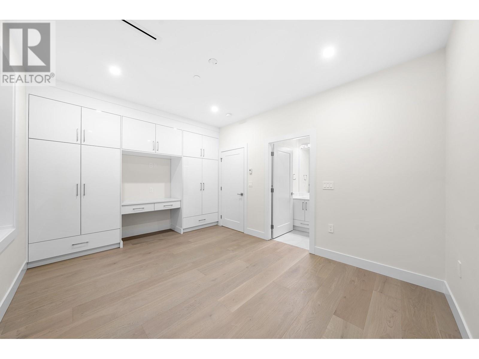 Listing Picture 14 of 40 : 2888 E 54TH AVENUE, Vancouver / 溫哥華 - 魯藝地產 Yvonne Lu Group - MLS Medallion Club Member