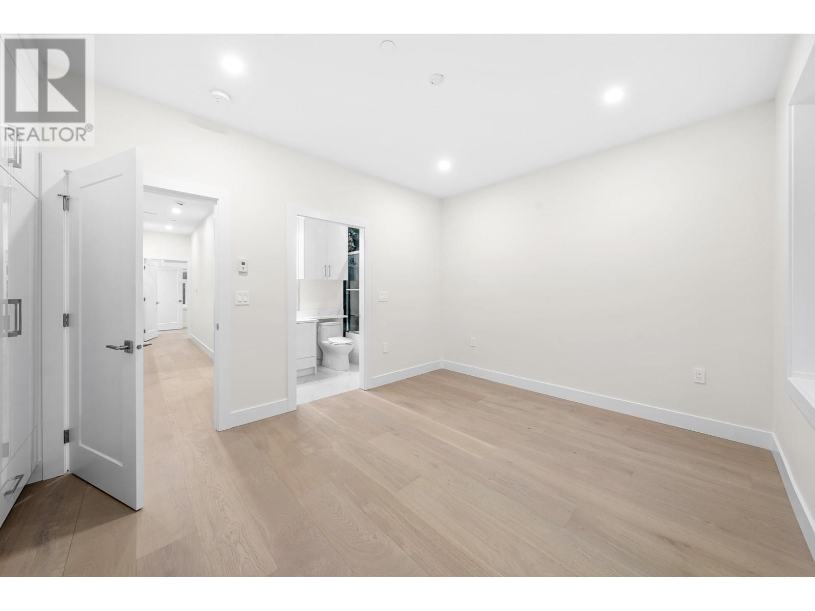 Listing Picture 16 of 40 : 2888 E 54TH AVENUE, Vancouver / 溫哥華 - 魯藝地產 Yvonne Lu Group - MLS Medallion Club Member