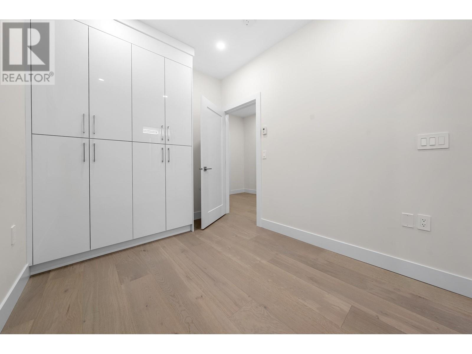 Listing Picture 17 of 40 : 2888 E 54TH AVENUE, Vancouver / 溫哥華 - 魯藝地產 Yvonne Lu Group - MLS Medallion Club Member