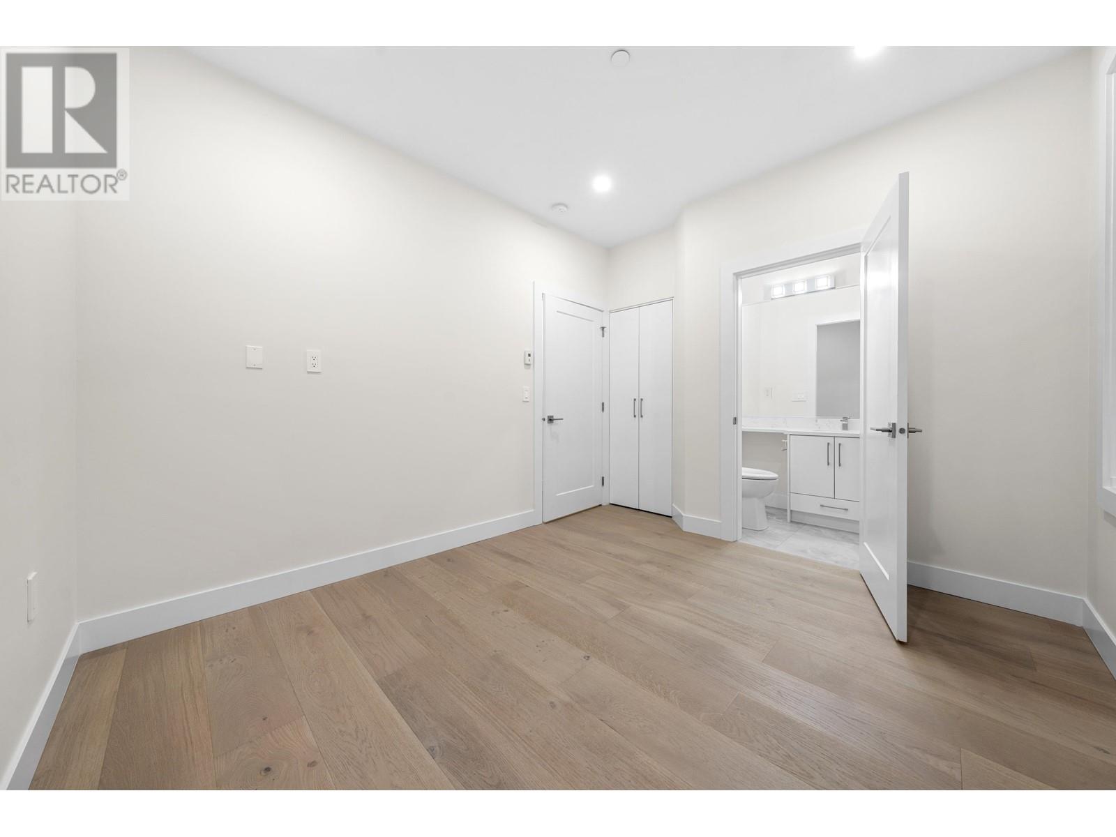 Listing Picture 19 of 40 : 2888 E 54TH AVENUE, Vancouver / 溫哥華 - 魯藝地產 Yvonne Lu Group - MLS Medallion Club Member