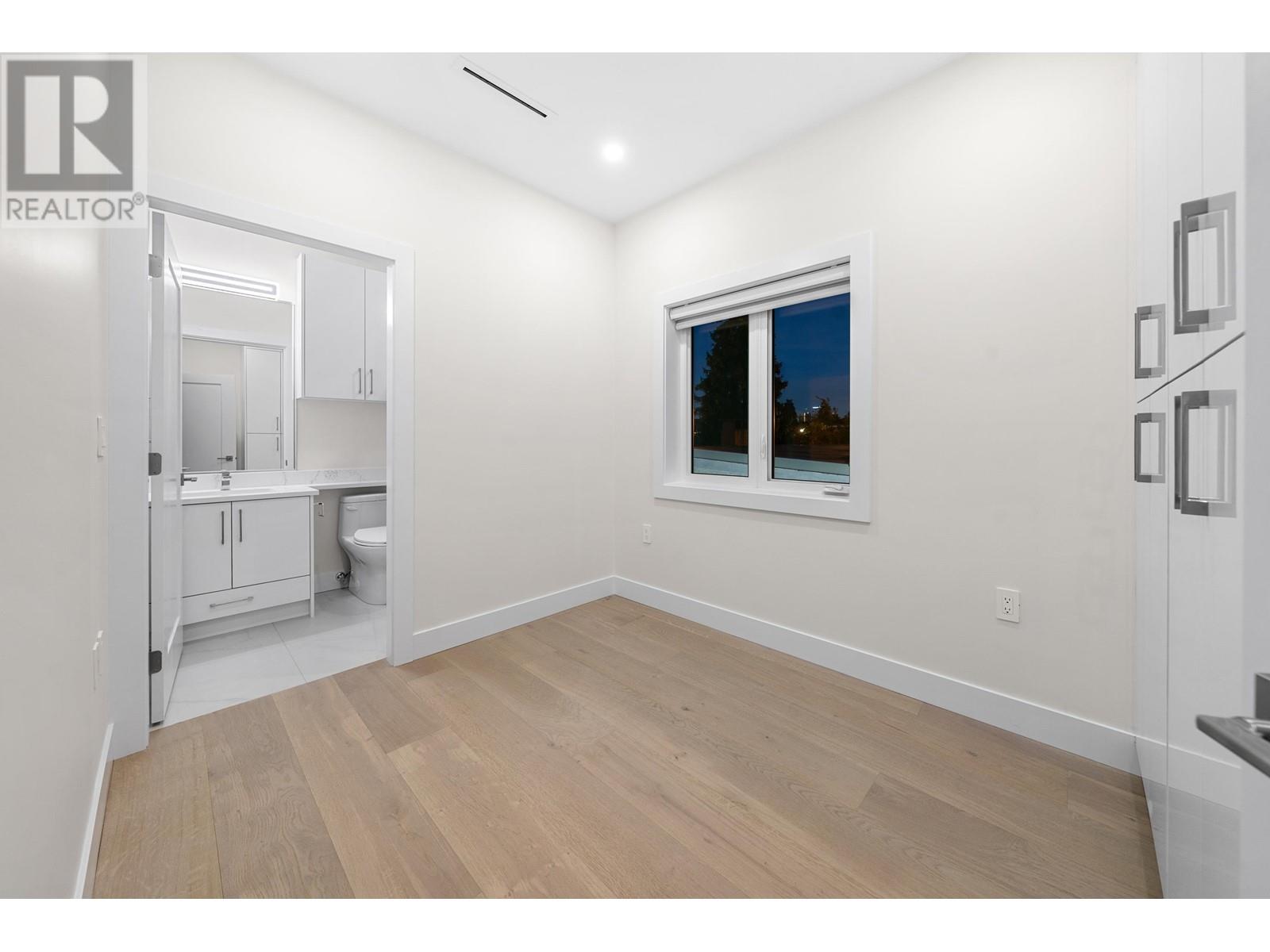 Listing Picture 21 of 40 : 2888 E 54TH AVENUE, Vancouver / 溫哥華 - 魯藝地產 Yvonne Lu Group - MLS Medallion Club Member