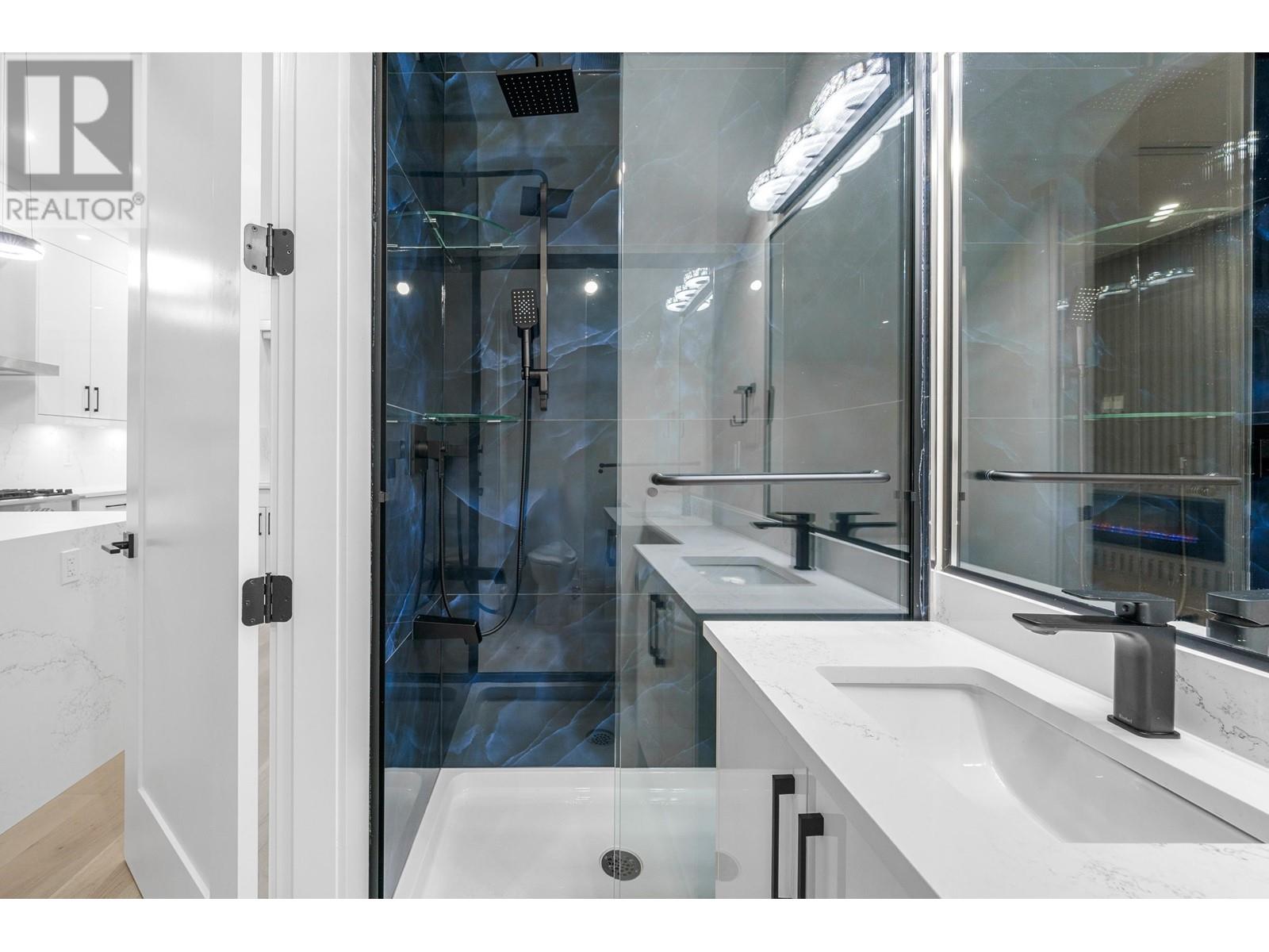 Listing Picture 24 of 40 : 2888 E 54TH AVENUE, Vancouver / 溫哥華 - 魯藝地產 Yvonne Lu Group - MLS Medallion Club Member