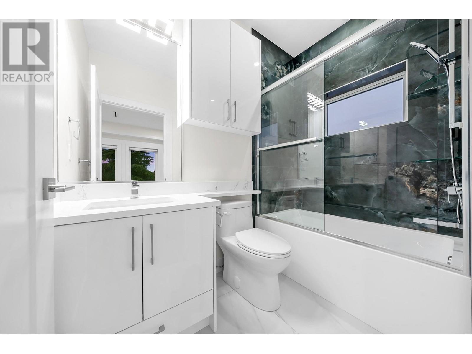 Listing Picture 25 of 40 : 2888 E 54TH AVENUE, Vancouver / 溫哥華 - 魯藝地產 Yvonne Lu Group - MLS Medallion Club Member