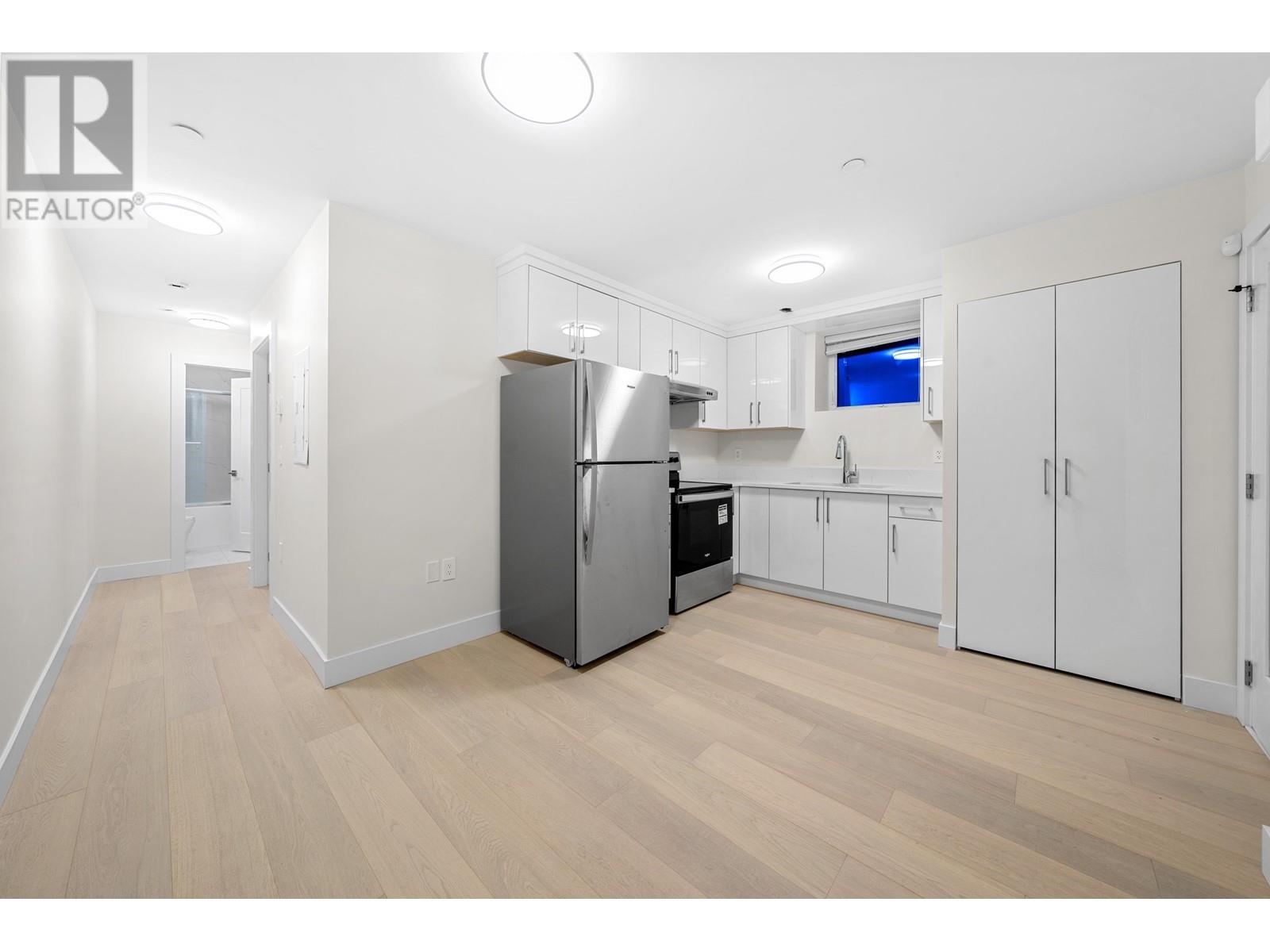 Listing Picture 28 of 40 : 2888 E 54TH AVENUE, Vancouver / 溫哥華 - 魯藝地產 Yvonne Lu Group - MLS Medallion Club Member