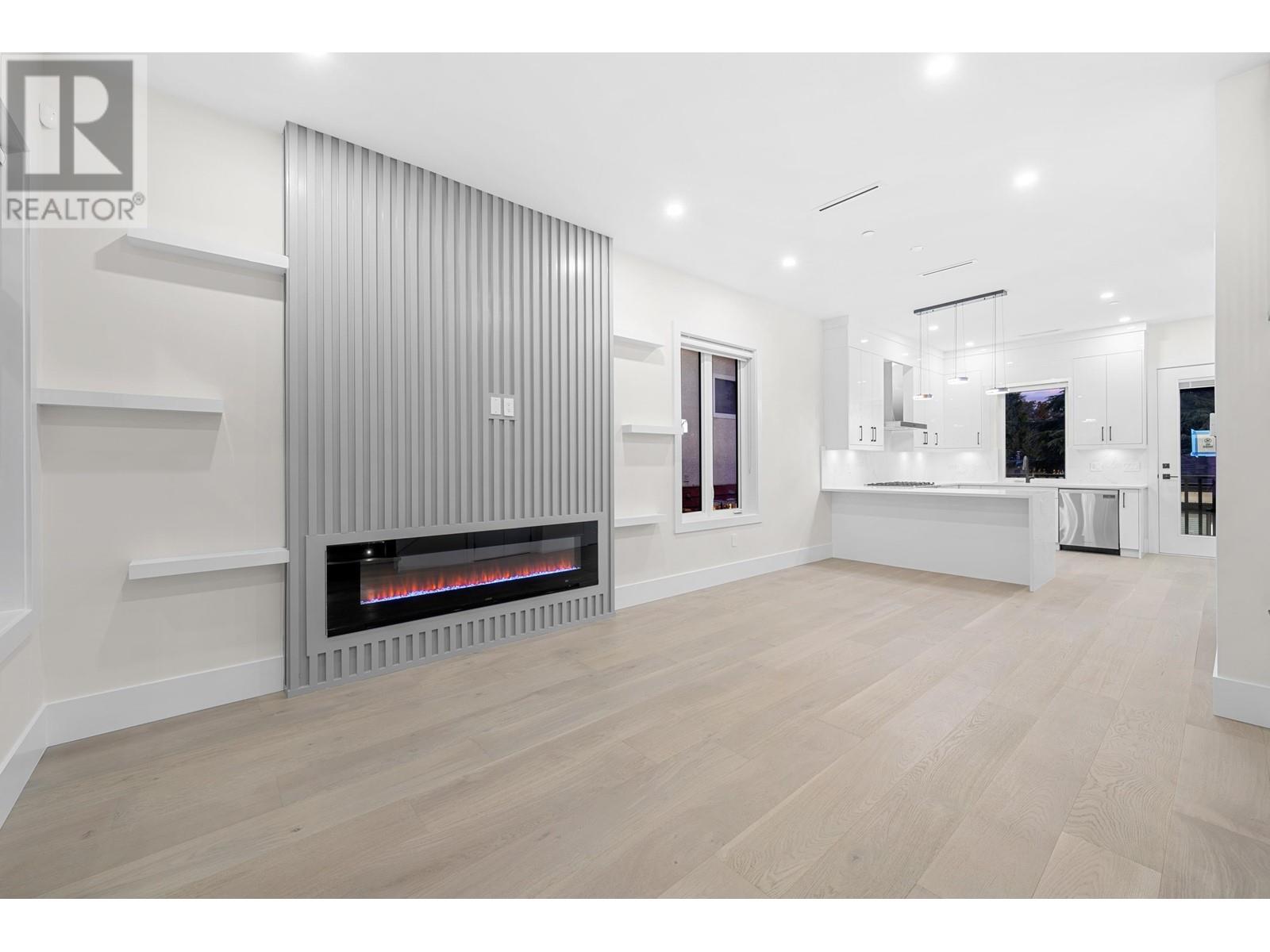 Listing Picture 3 of 40 : 2888 E 54TH AVENUE, Vancouver / 溫哥華 - 魯藝地產 Yvonne Lu Group - MLS Medallion Club Member