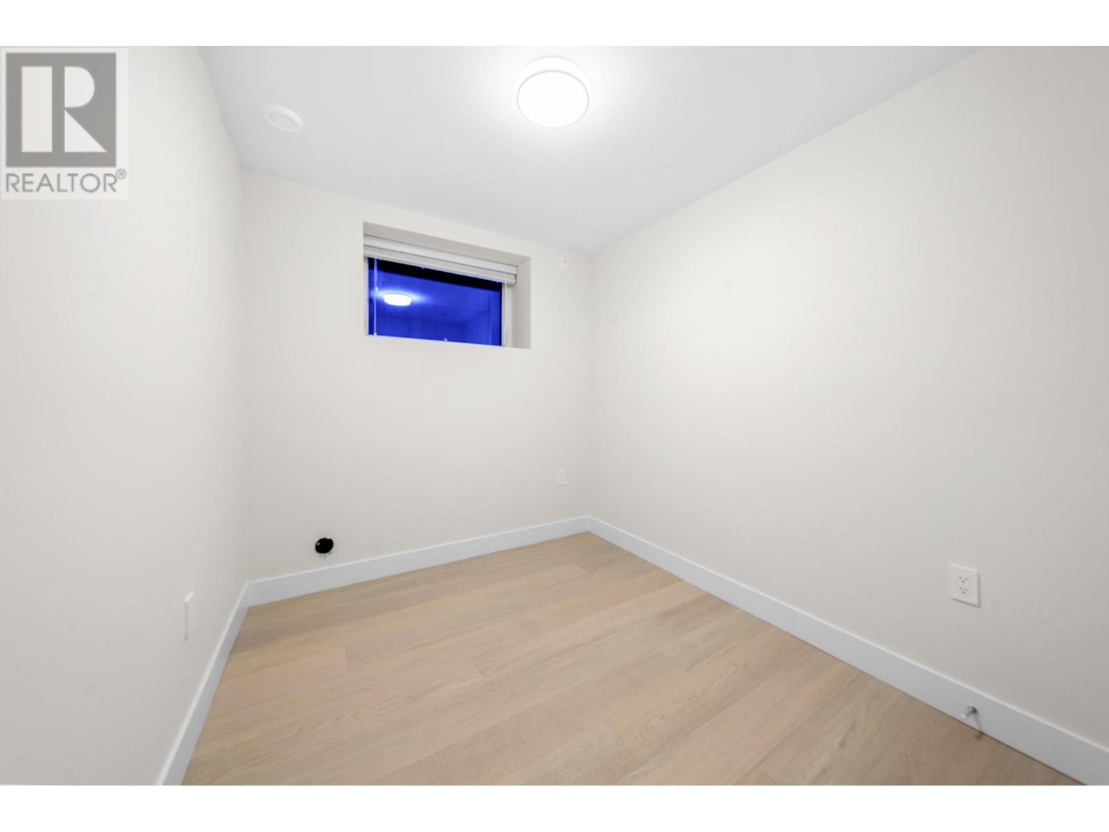 Listing Picture 32 of 40 : 2888 E 54TH AVENUE, Vancouver / 溫哥華 - 魯藝地產 Yvonne Lu Group - MLS Medallion Club Member