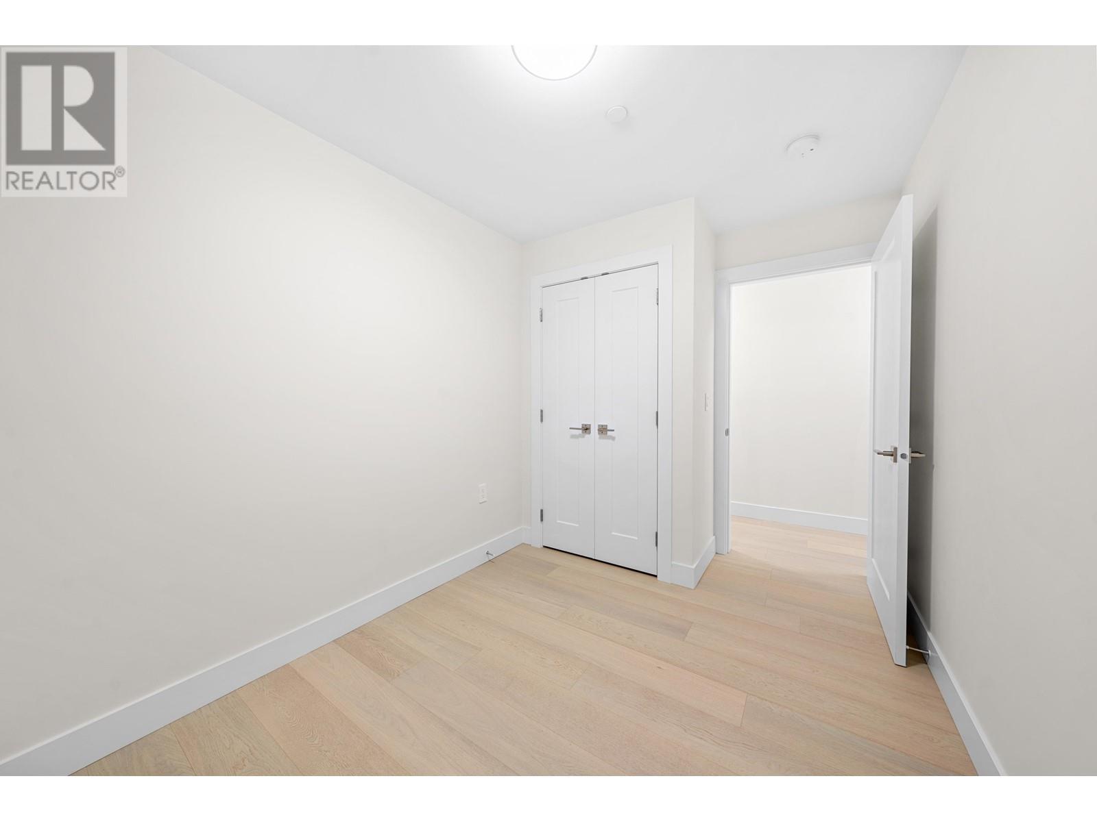 Listing Picture 33 of 40 : 2888 E 54TH AVENUE, Vancouver / 溫哥華 - 魯藝地產 Yvonne Lu Group - MLS Medallion Club Member