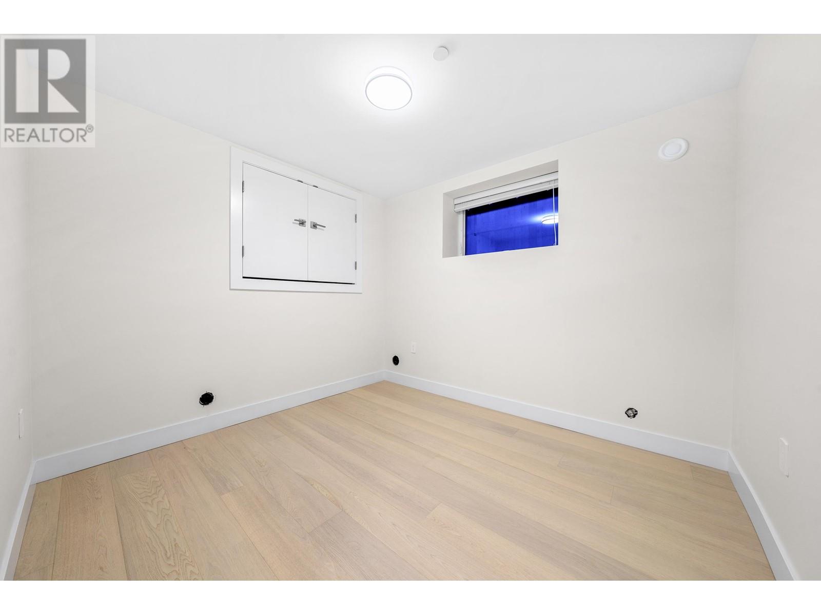 Listing Picture 34 of 40 : 2888 E 54TH AVENUE, Vancouver / 溫哥華 - 魯藝地產 Yvonne Lu Group - MLS Medallion Club Member