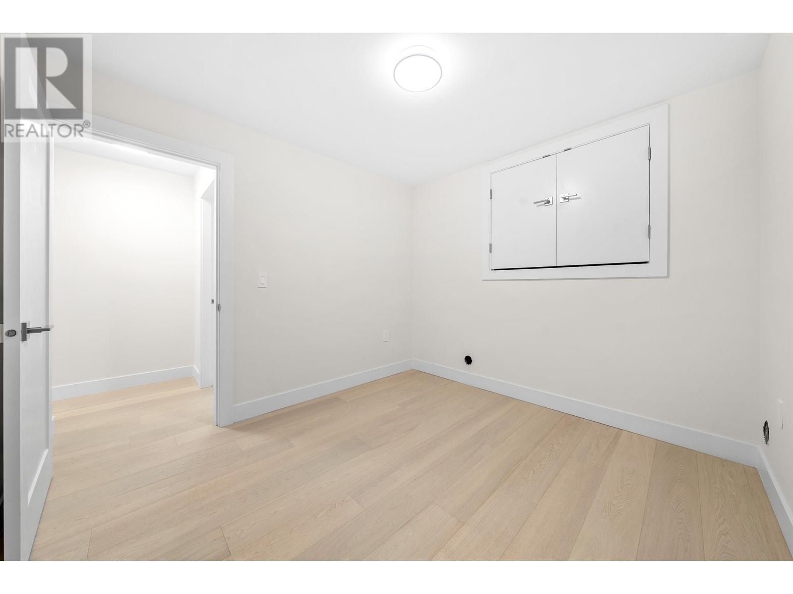 Listing Picture 35 of 40 : 2888 E 54TH AVENUE, Vancouver / 溫哥華 - 魯藝地產 Yvonne Lu Group - MLS Medallion Club Member