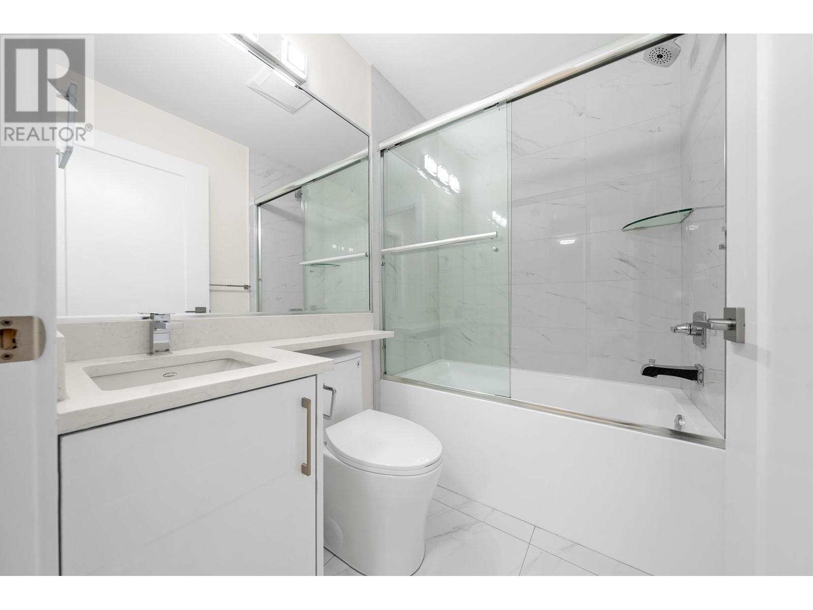 Listing Picture 36 of 40 : 2888 E 54TH AVENUE, Vancouver / 溫哥華 - 魯藝地產 Yvonne Lu Group - MLS Medallion Club Member