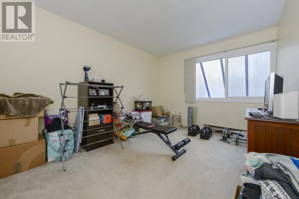 Listing Picture 18 of 31 : 9813 BELFRIAR DRIVE, Burnaby / 本拿比 - 魯藝地產 Yvonne Lu Group - MLS Medallion Club Member