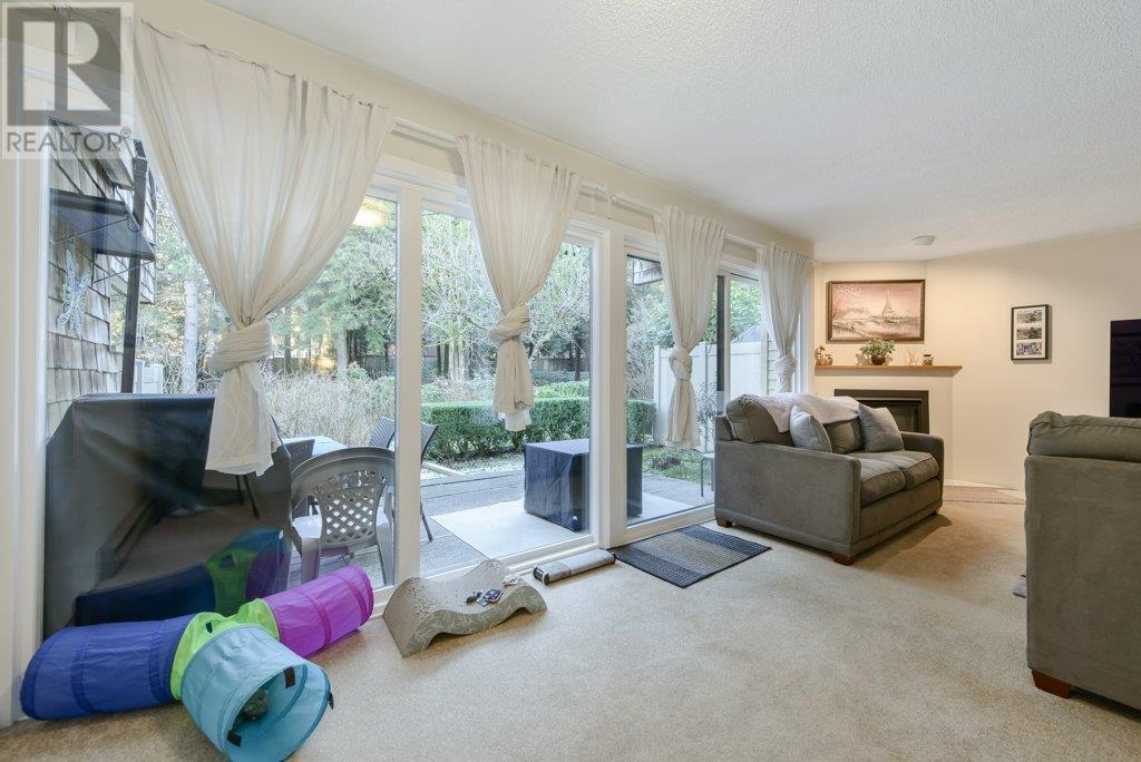 Listing Picture 4 of 31 : 9813 BELFRIAR DRIVE, Burnaby / 本拿比 - 魯藝地產 Yvonne Lu Group - MLS Medallion Club Member