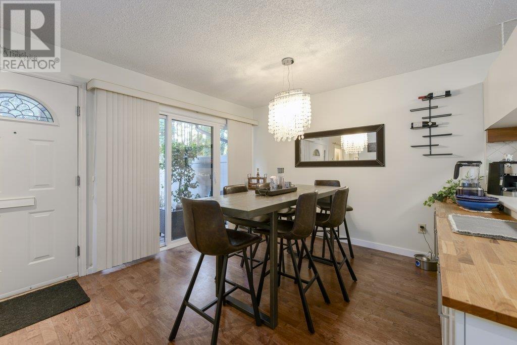 Listing Picture 6 of 31 : 9813 BELFRIAR DRIVE, Burnaby / 本拿比 - 魯藝地產 Yvonne Lu Group - MLS Medallion Club Member