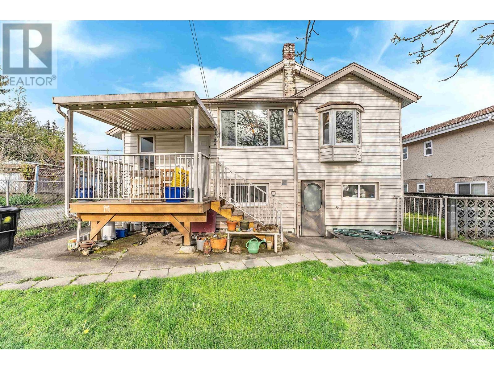 7449 Gray Avenue, Burnaby, British Columbia  V5J 3Z4 - Photo 1 - R2962329