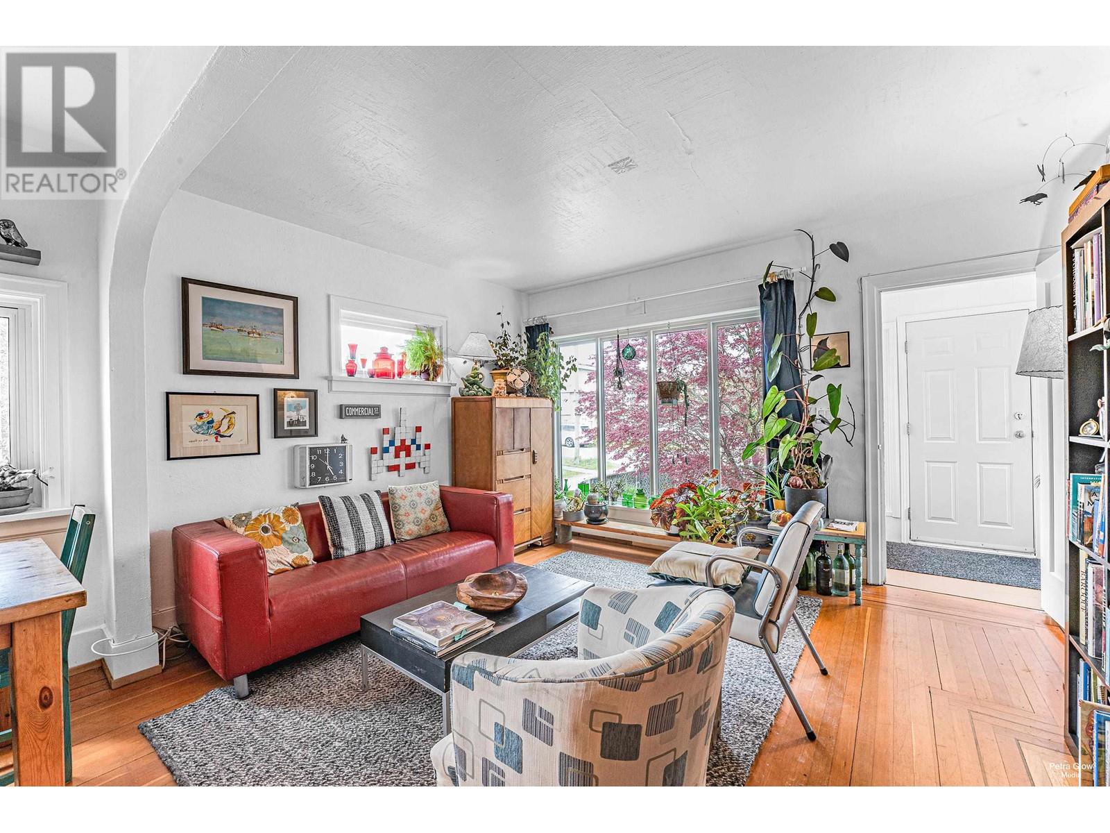 7449 Gray Avenue, Burnaby, British Columbia  V5J 3Z4 - Photo 6 - R2962329