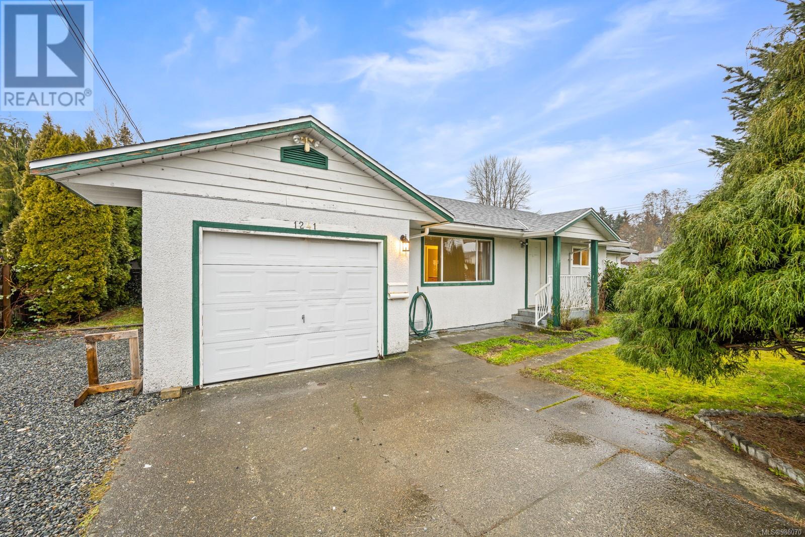 Property at 1241 21st St image 1
