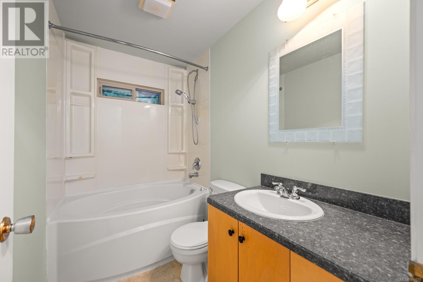 1241 21st St, Courtenay, British Columbia  V9N 2C1 - Photo 17 - 986070