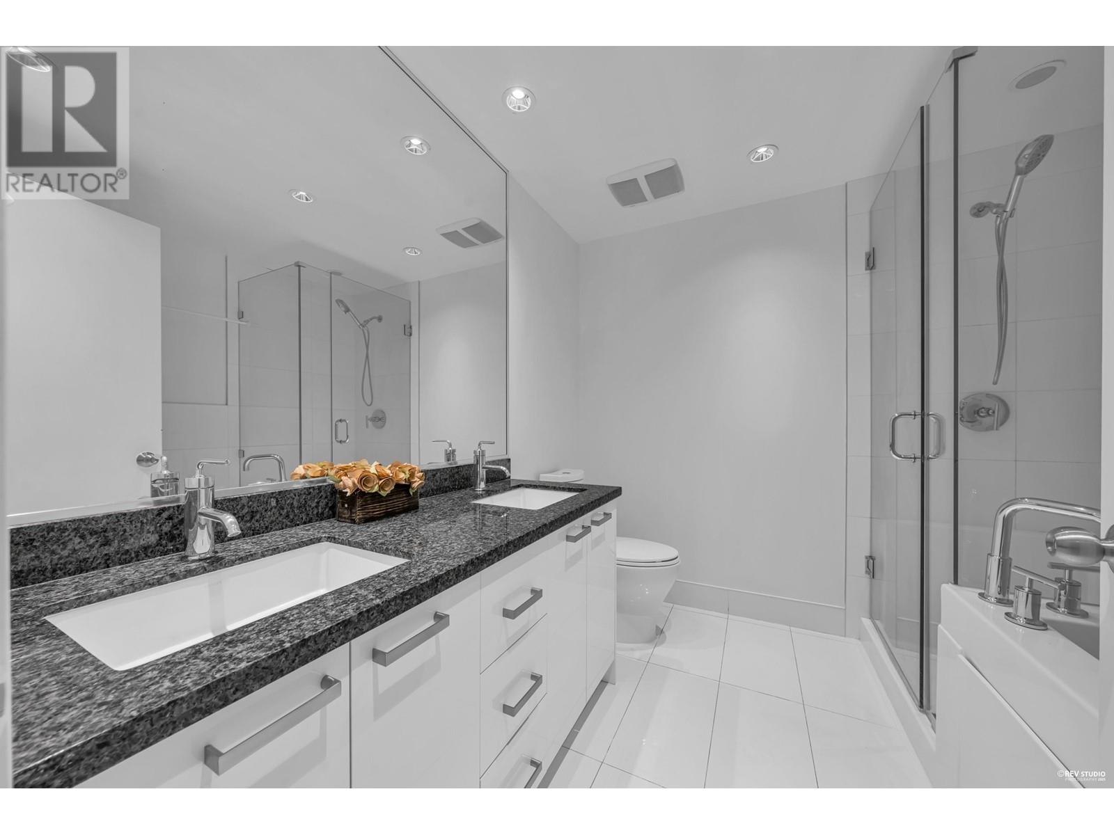1206 3008 Glen Drive, Coquitlam, British Columbia  V3B 0J5 - Photo 16 - R2961710
