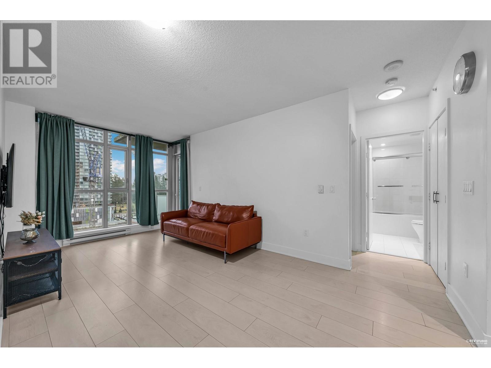 1206 3008 Glen Drive, Coquitlam, British Columbia  V3B 0J5 - Photo 8 - R2961710
