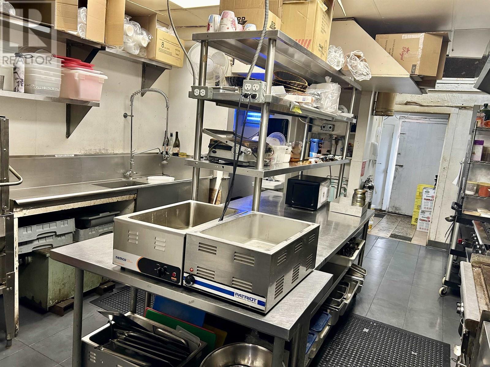 Listing Picture 2 of 6 : 147 E BROADWAY, Vancouver / 溫哥華 - 魯藝地產 Yvonne Lu Group - MLS Medallion Club Member