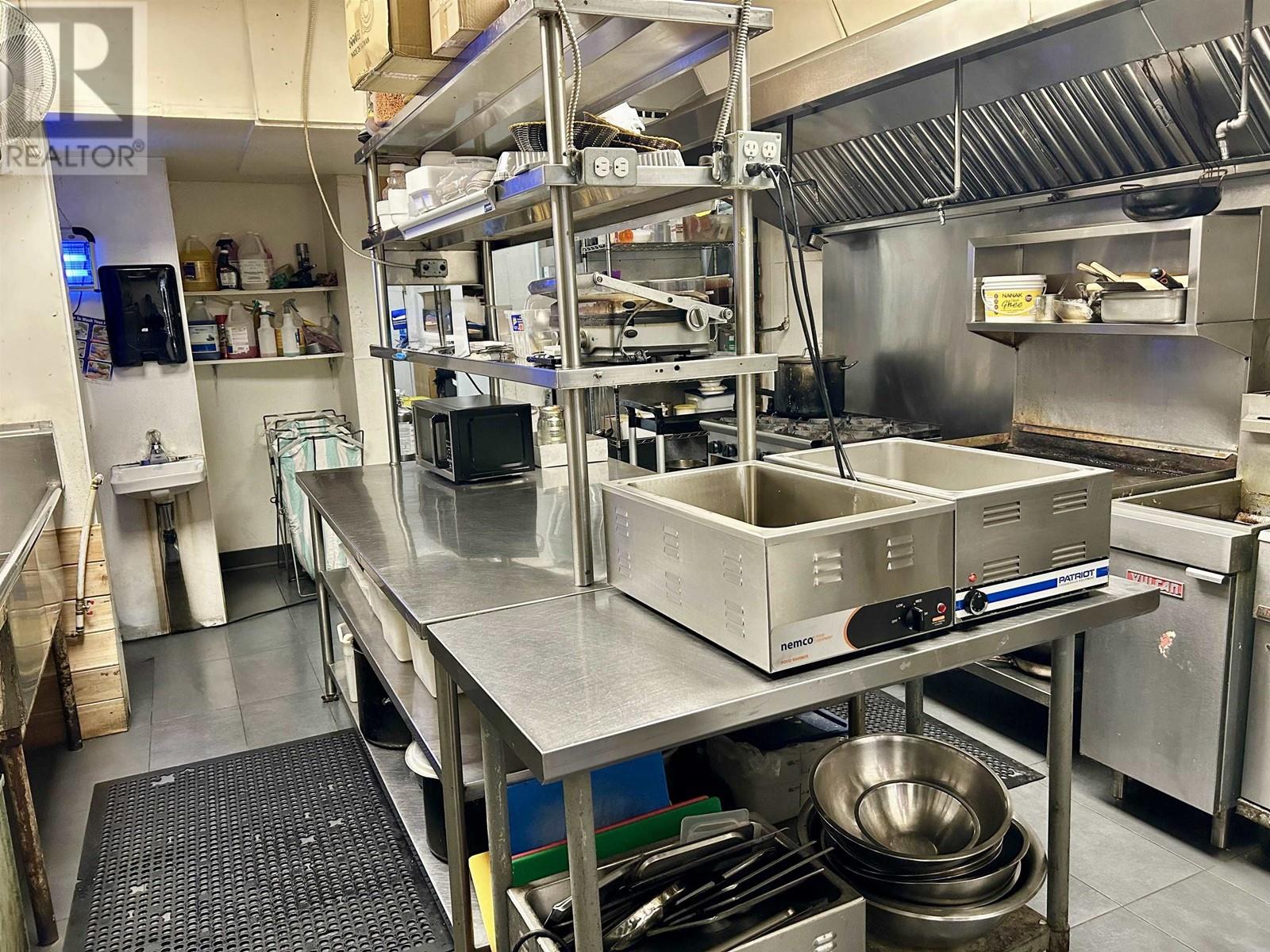 Listing Picture 3 of 6 : 147 E BROADWAY, Vancouver / 溫哥華 - 魯藝地產 Yvonne Lu Group - MLS Medallion Club Member