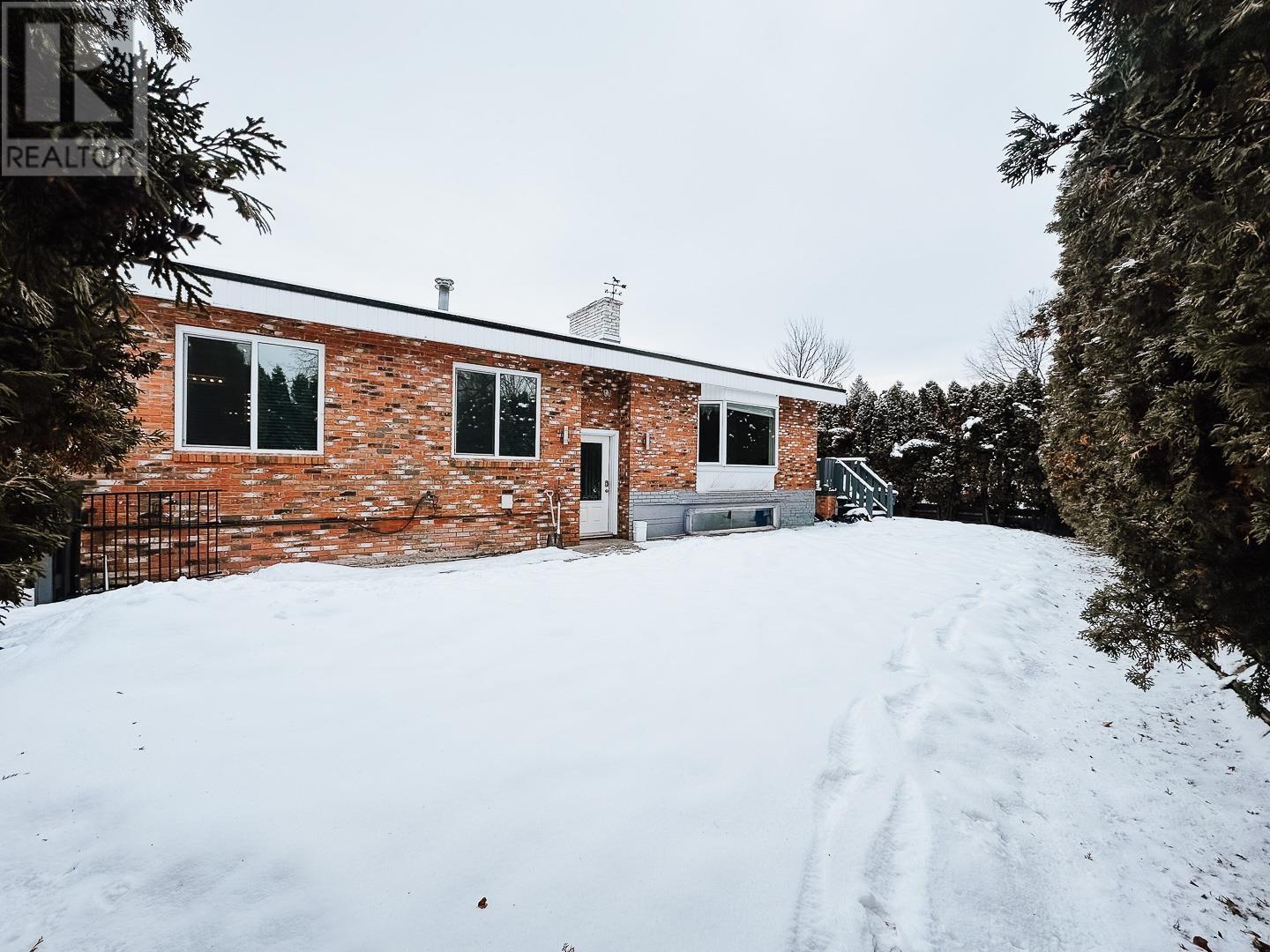 Property at 1300 BABINE CRESCENT image 3