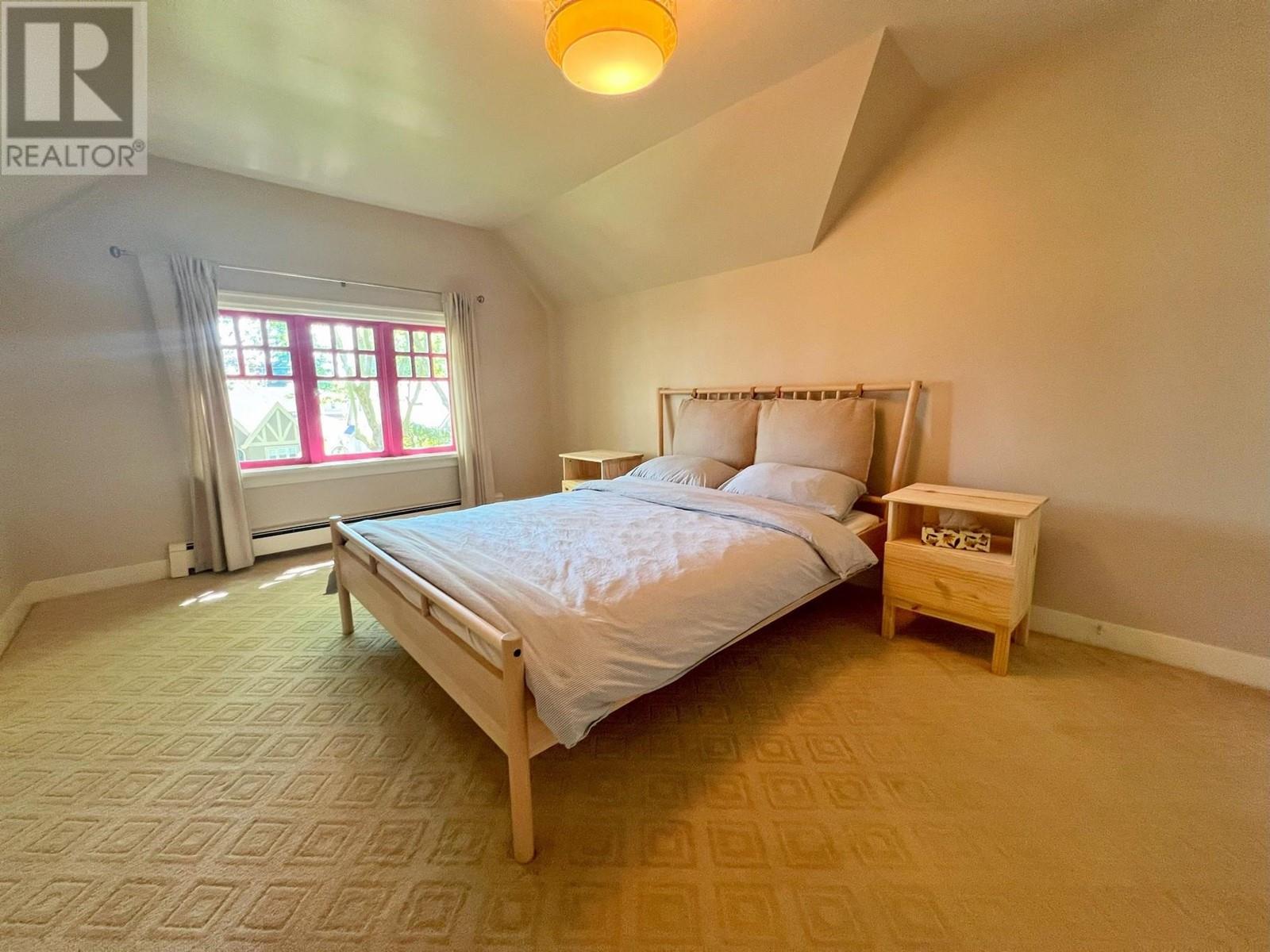 Listing Picture 13 of 21 : 3075 W 36TH AVENUE, Vancouver / 溫哥華 - 魯藝地產 Yvonne Lu Group - MLS Medallion Club Member