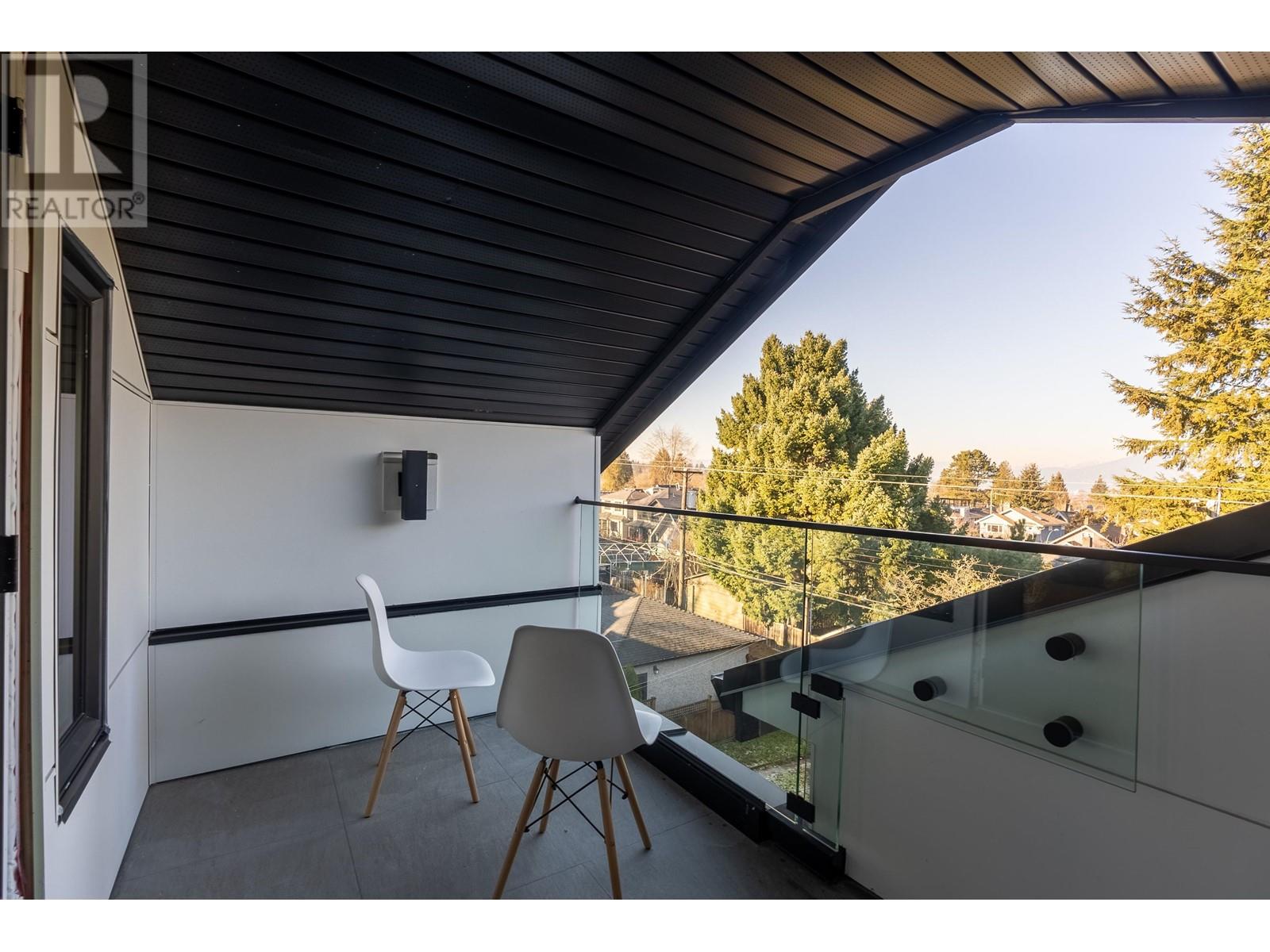 Listing Picture 36 of 40 : 2 4215 W 13TH AVENUE, Vancouver / 溫哥華 - 魯藝地產 Yvonne Lu Group - MLS Medallion Club Member