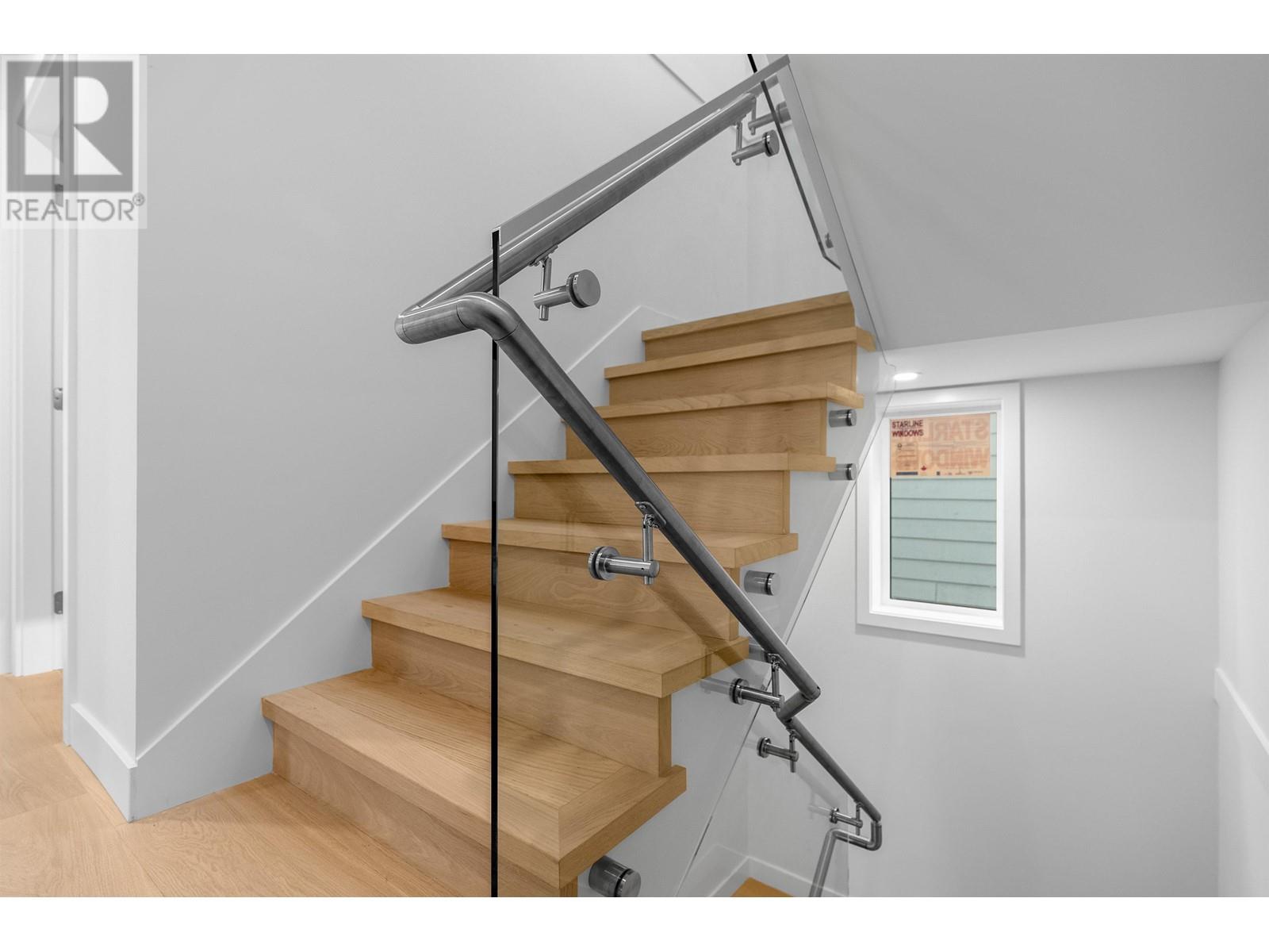 Listing Picture 13 of 40 : 2 4215 W 13TH AVENUE, Vancouver / 溫哥華 - 魯藝地產 Yvonne Lu Group - MLS Medallion Club Member