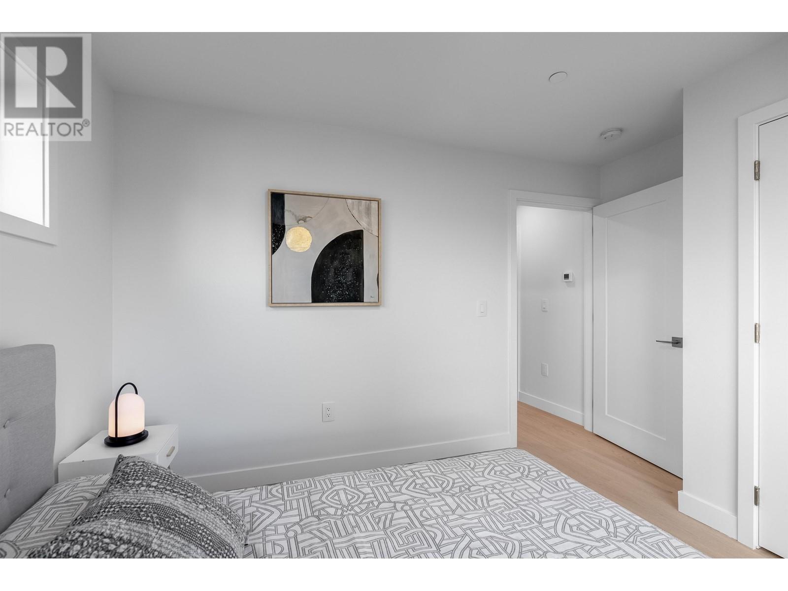 Listing Picture 26 of 40 : 2 4215 W 13TH AVENUE, Vancouver / 溫哥華 - 魯藝地產 Yvonne Lu Group - MLS Medallion Club Member