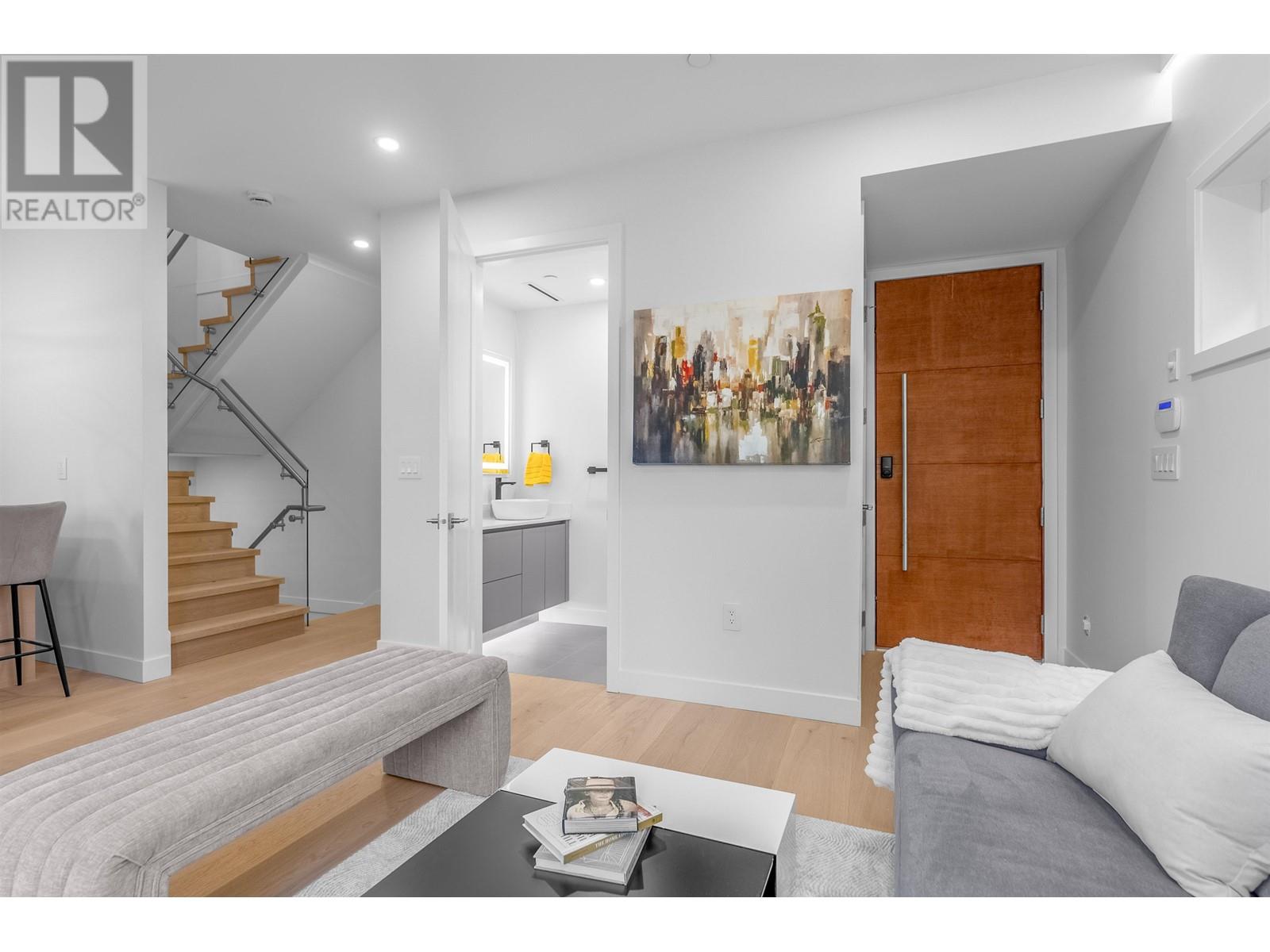 Listing Picture 7 of 40 : 2 4215 W 13TH AVENUE, Vancouver / 溫哥華 - 魯藝地產 Yvonne Lu Group - MLS Medallion Club Member