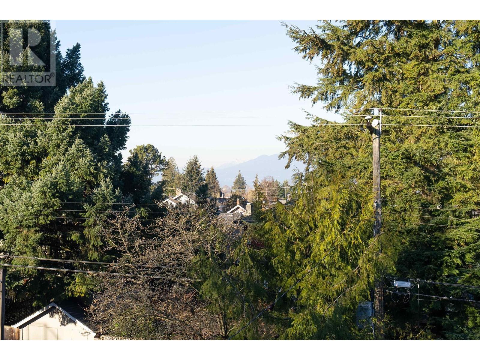 Listing Picture 20 of 40 : 2 4215 W 13TH AVENUE, Vancouver / 溫哥華 - 魯藝地產 Yvonne Lu Group - MLS Medallion Club Member