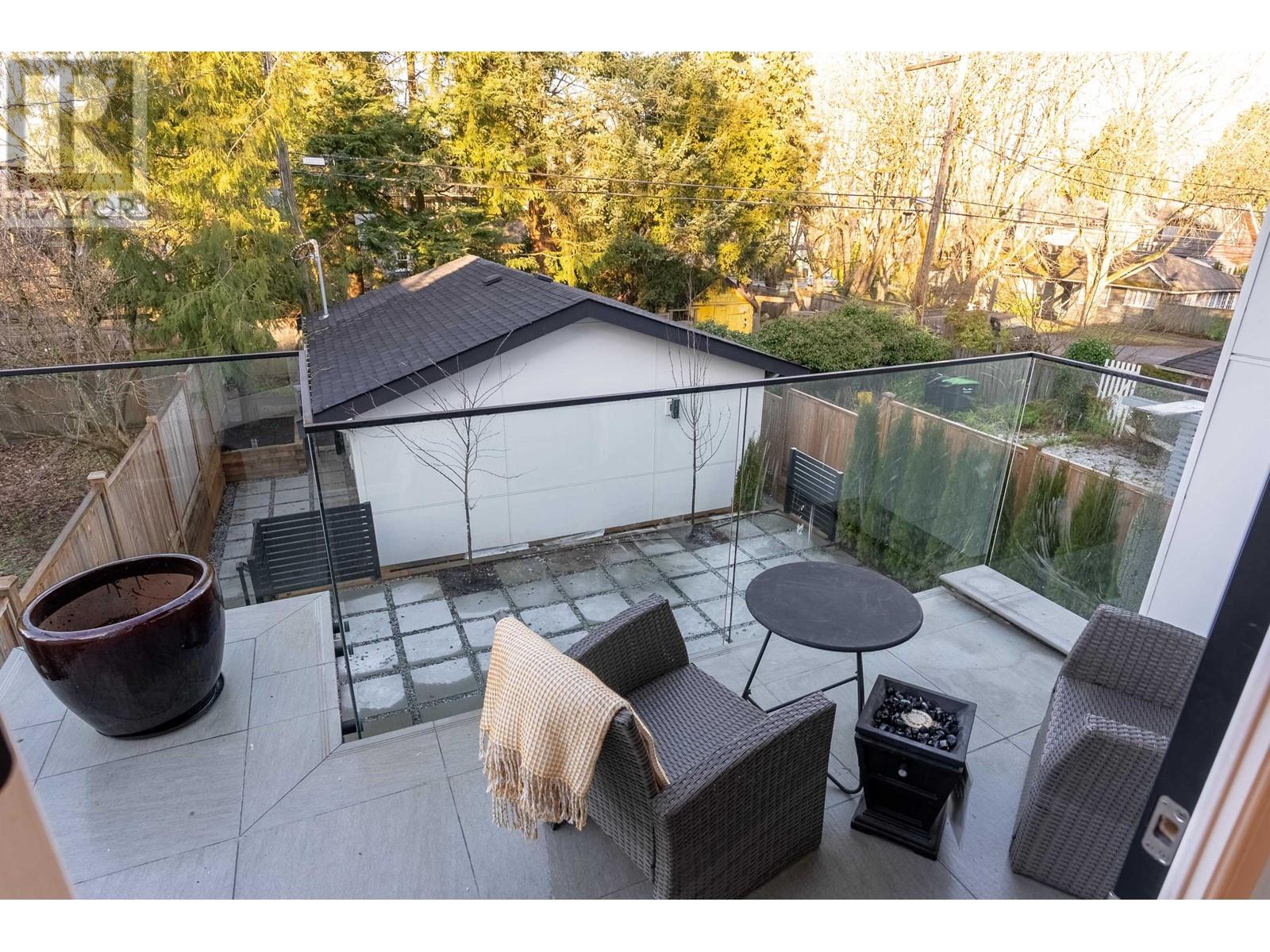 Listing Picture 38 of 40 : 2 4215 W 13TH AVENUE, Vancouver / 溫哥華 - 魯藝地產 Yvonne Lu Group - MLS Medallion Club Member