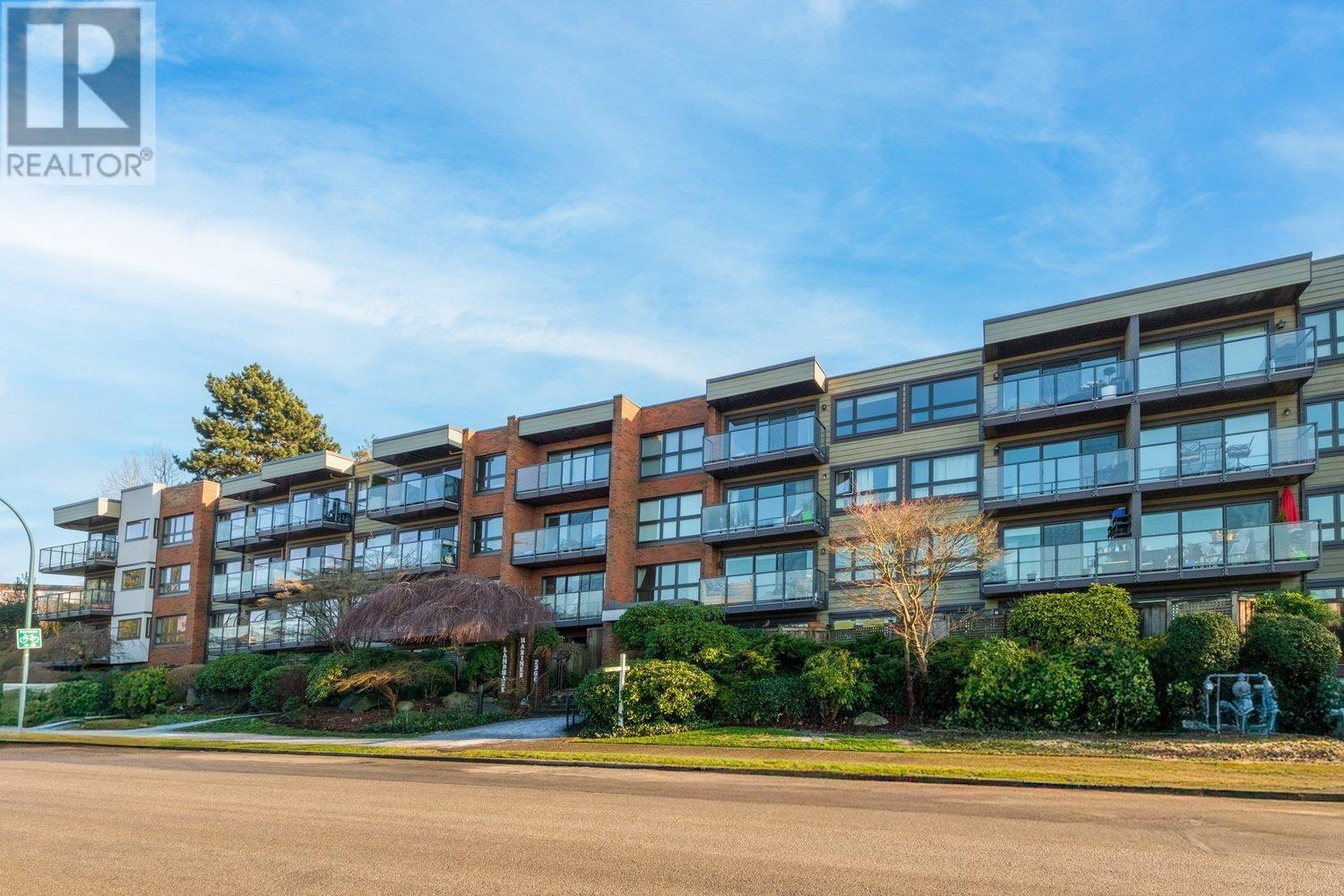 Listing Picture 2 of 27 : 103 2366 WALL STREET, Vancouver / 溫哥華 - 魯藝地產 Yvonne Lu Group - MLS Medallion Club Member