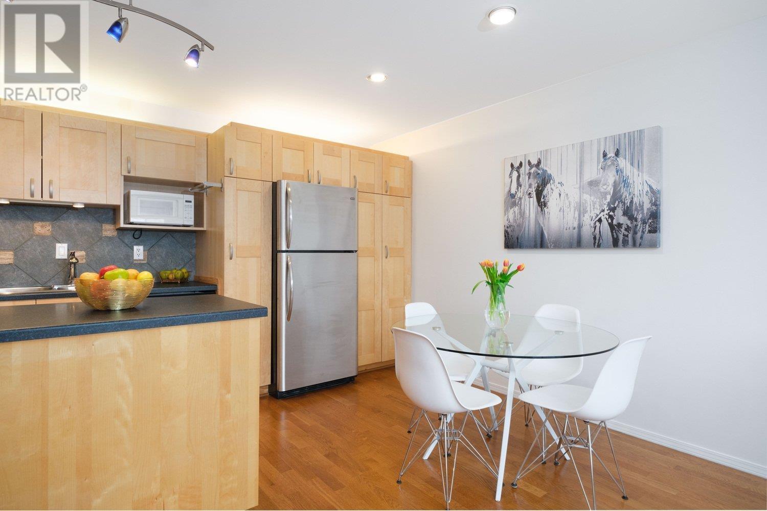 Listing Picture 13 of 27 : 103 2366 WALL STREET, Vancouver / 溫哥華 - 魯藝地產 Yvonne Lu Group - MLS Medallion Club Member